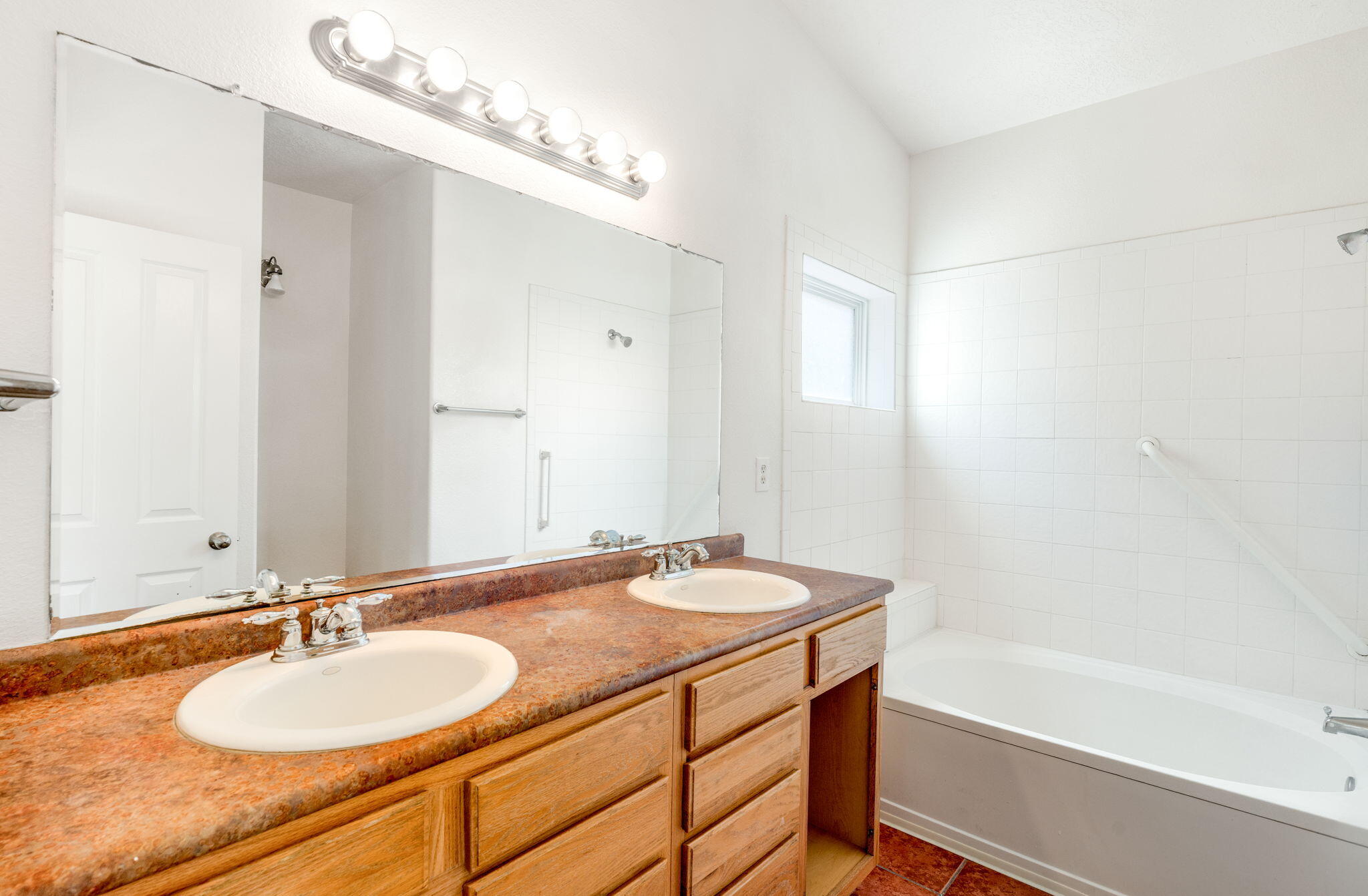 Photo 6 — 2102 N Ensenada Circle SE