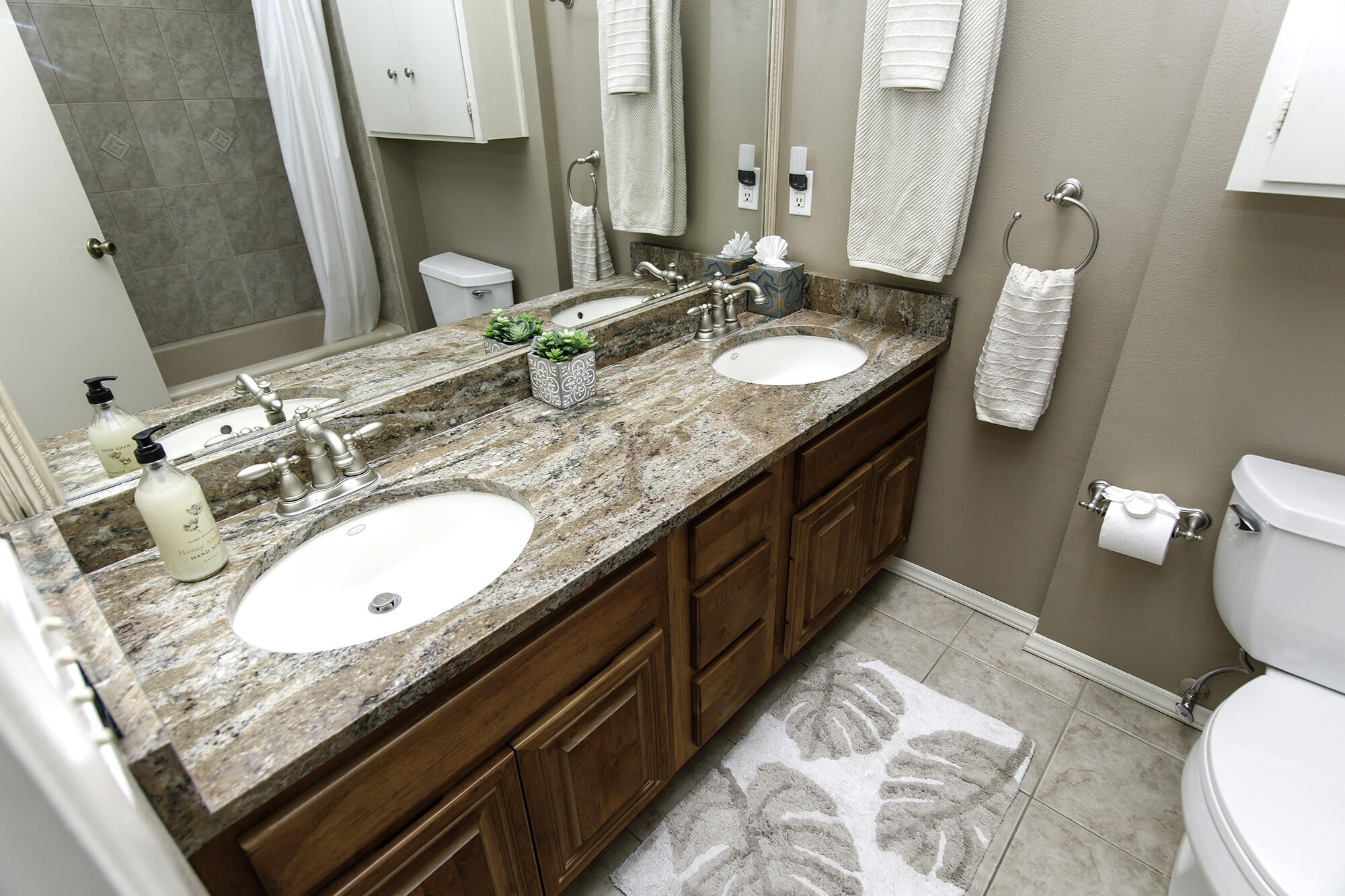 Photo 10 — 3410 Harwood Court NE