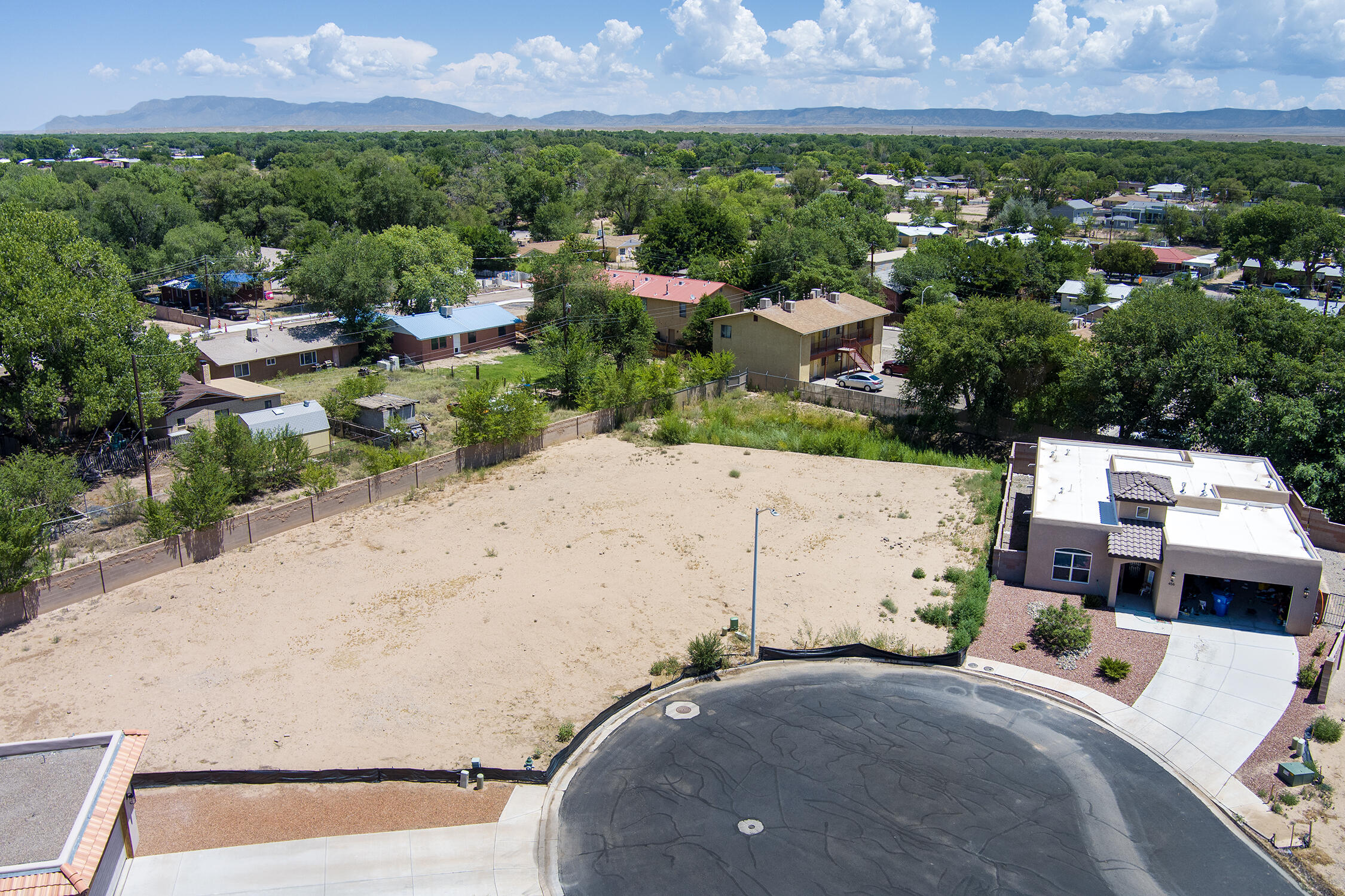 460 S Dennis Court NE, Los Lunas, NM 87031