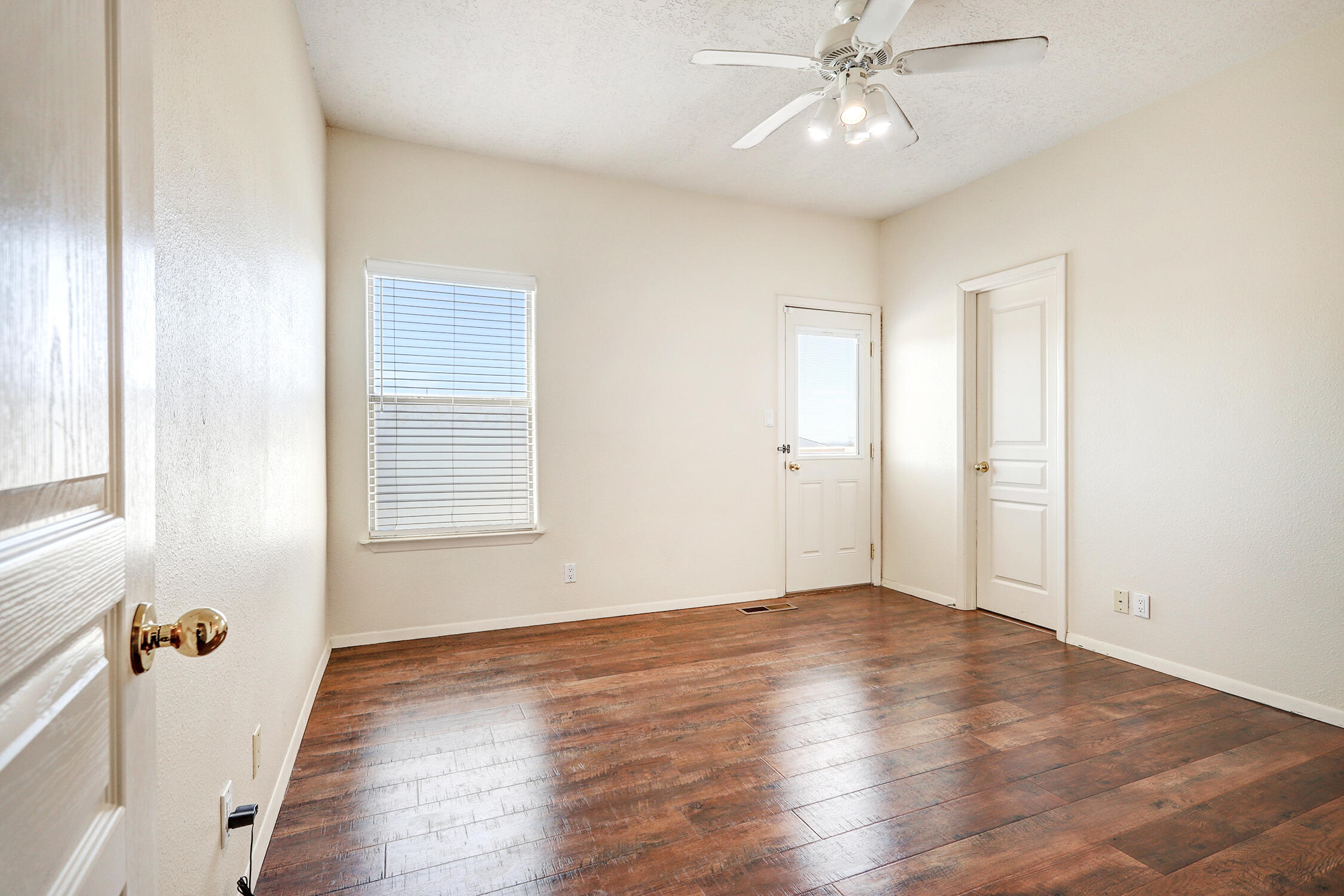 Photo 12 — 4211 Pitt Place NE UNIT 3
