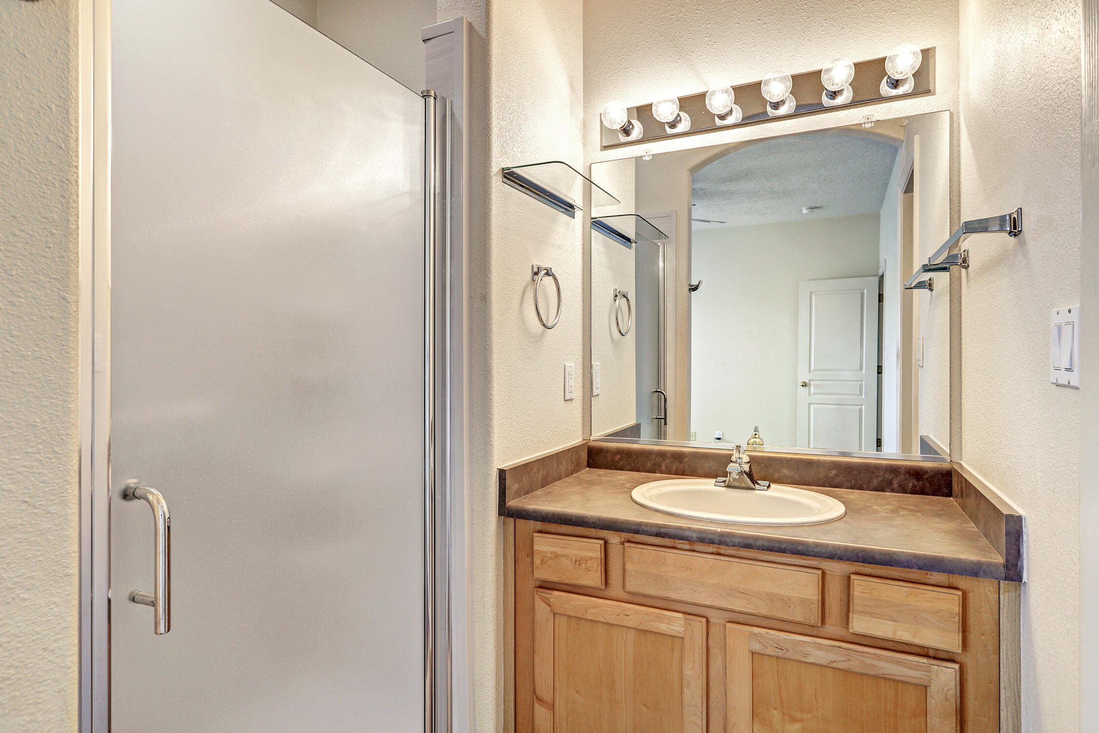Photo 11 — 4211 Pitt Place NE UNIT 3