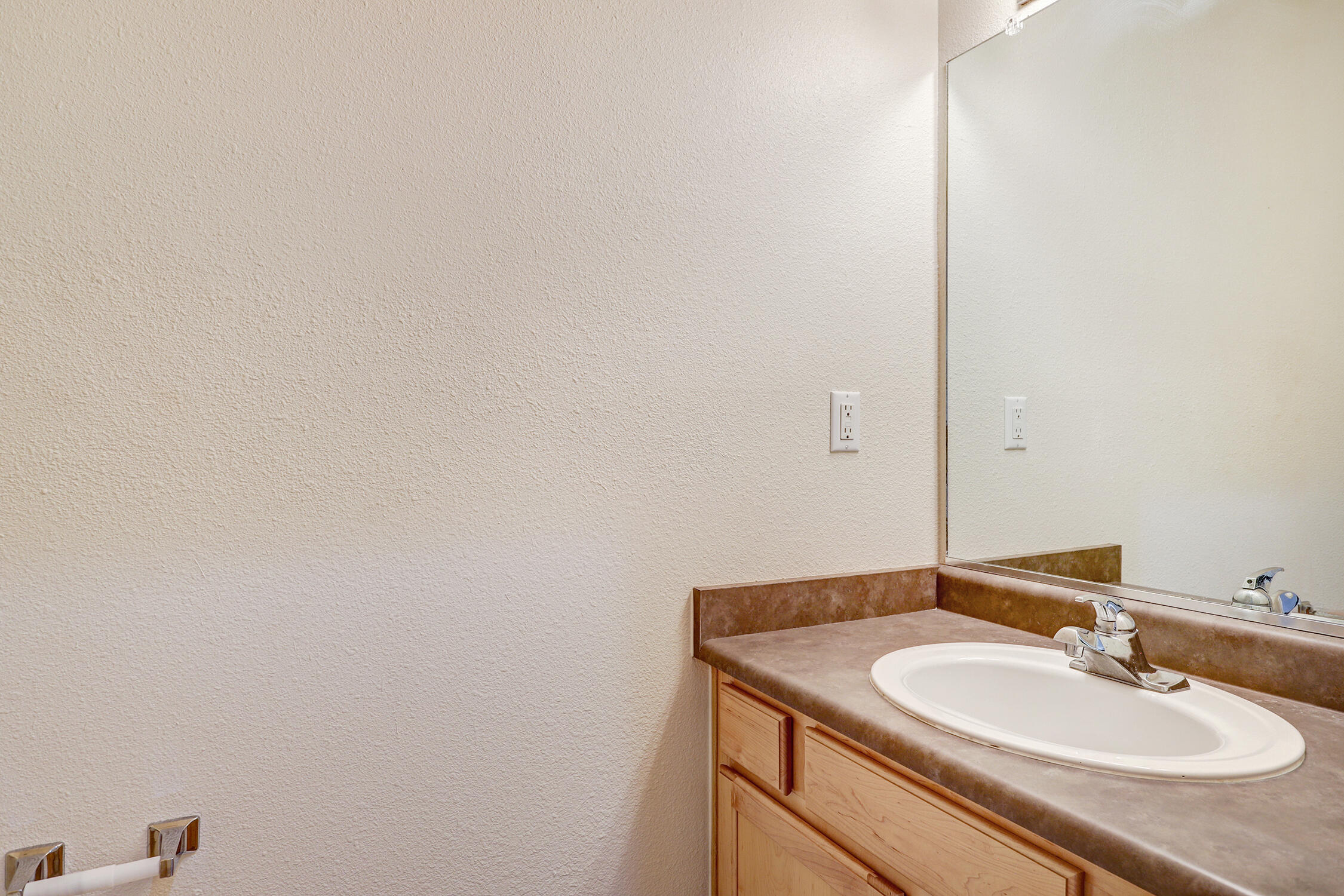 Photo 10 — 4211 Pitt Place NE UNIT 3