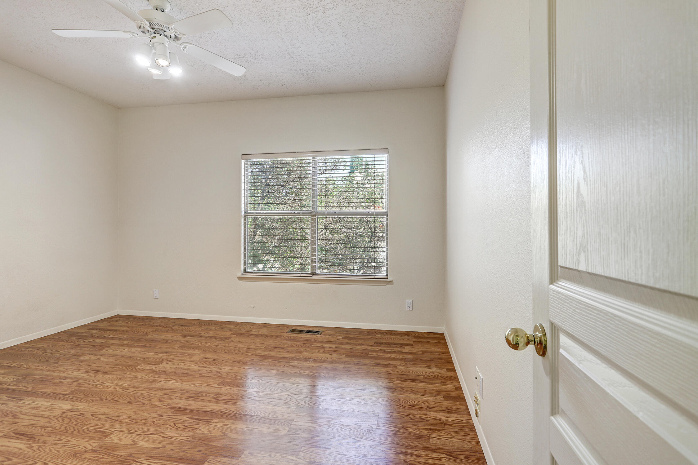 Photo 9 — 4211 Pitt Place NE UNIT 3