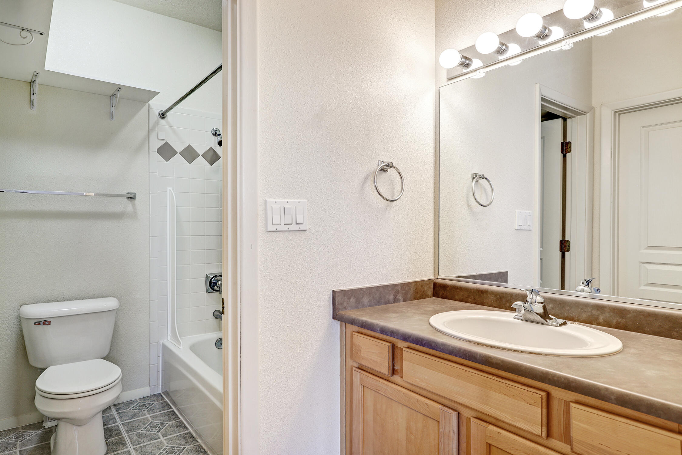 Photo 7 — 4211 Pitt Place NE UNIT 3