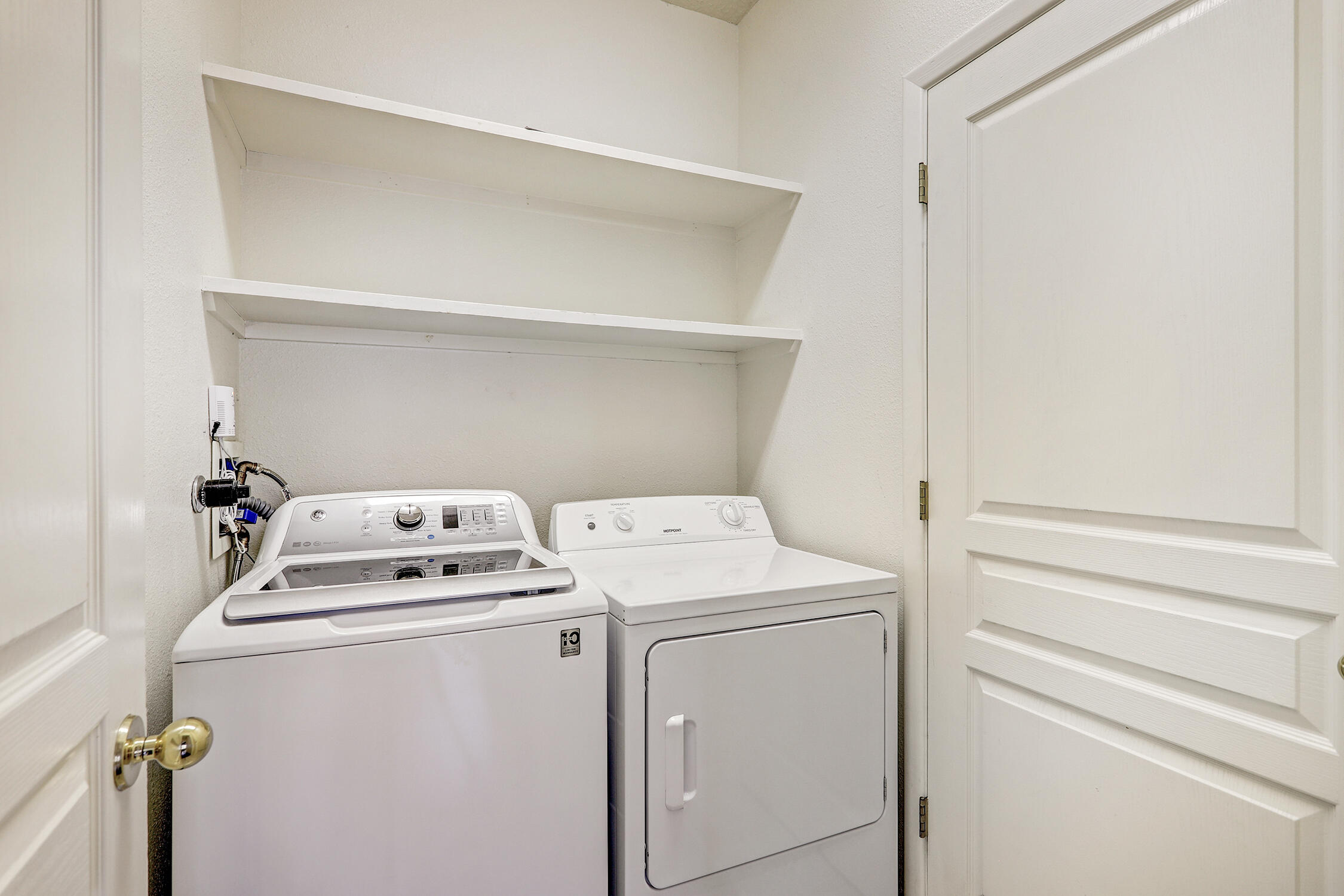 Photo 6 — 4211 Pitt Place NE UNIT 3