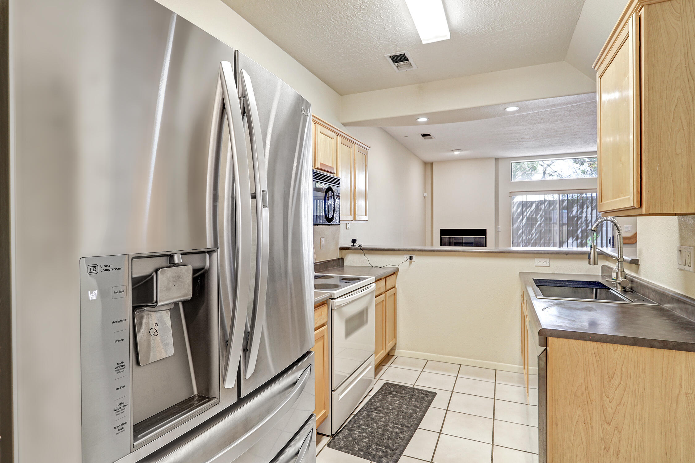 Photo 17 — 4211 Pitt Place NE UNIT 3