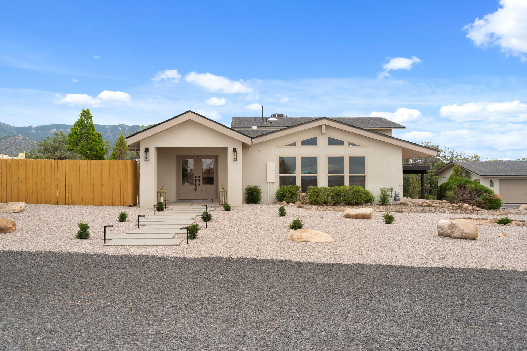 Photo 18 — 12300 Palomas Avenue NE