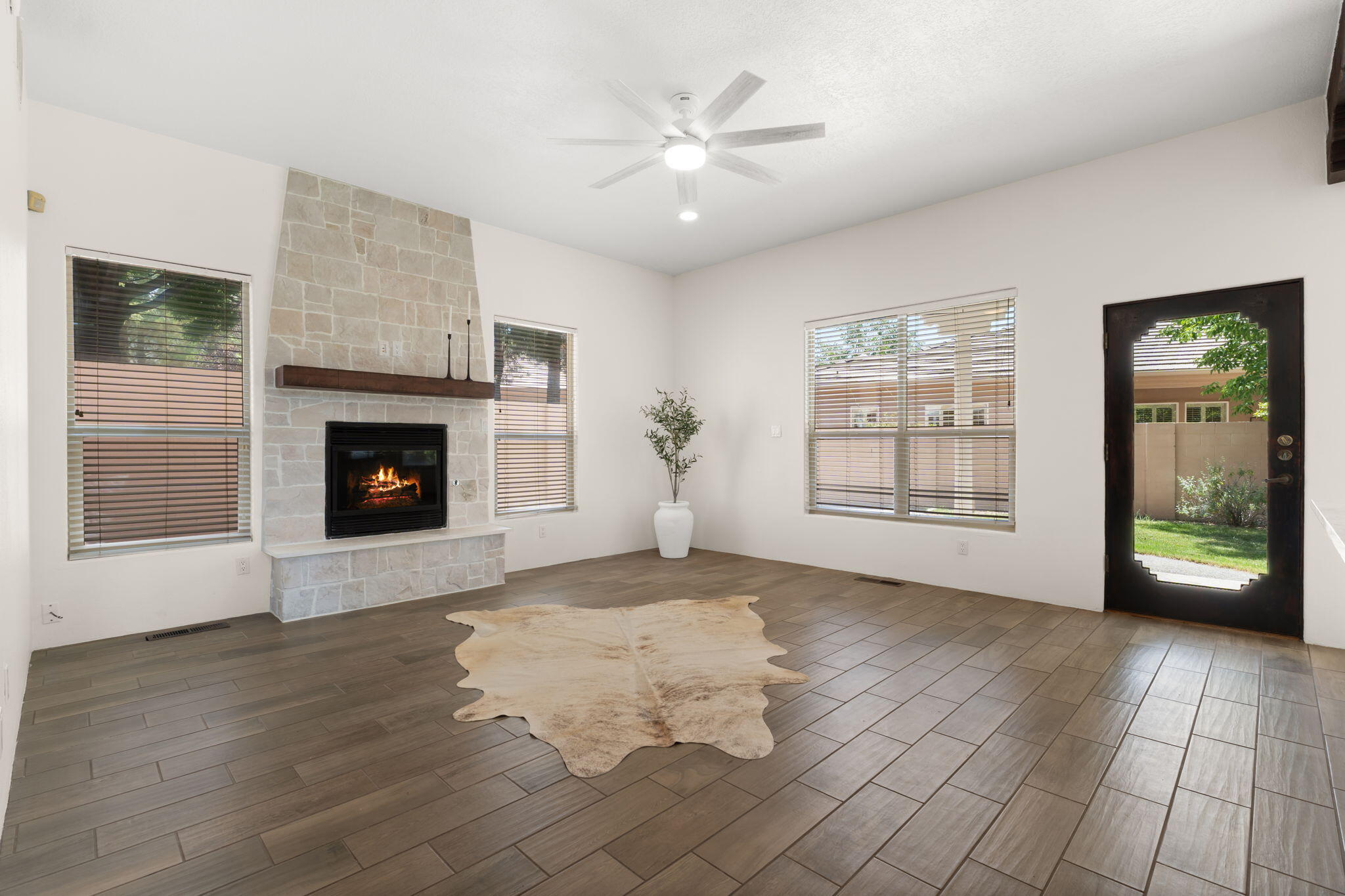 Photo 3 — 12800 Northern Sky Avenue NE