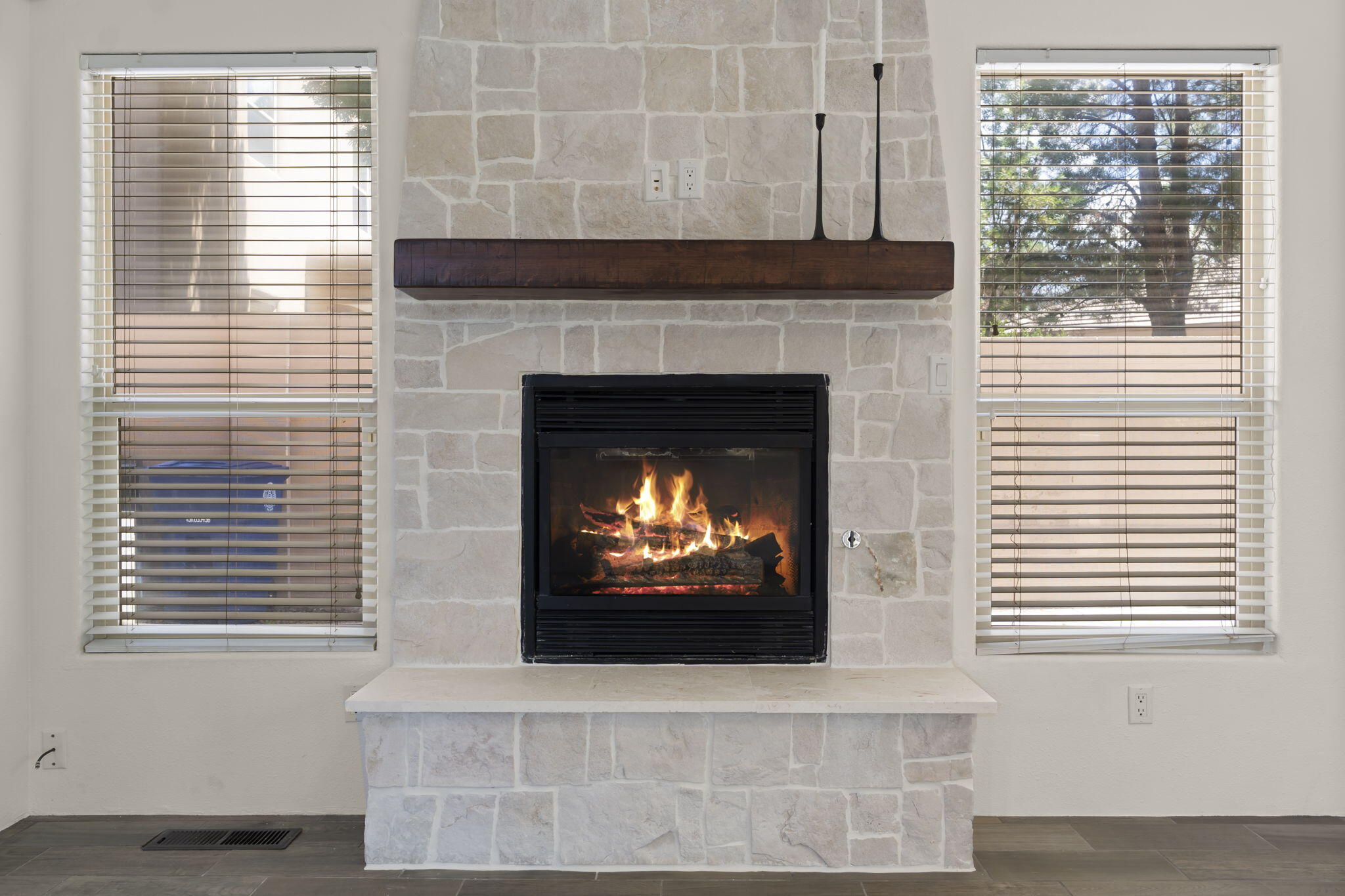 Photo 4 — 12800 Northern Sky Avenue NE