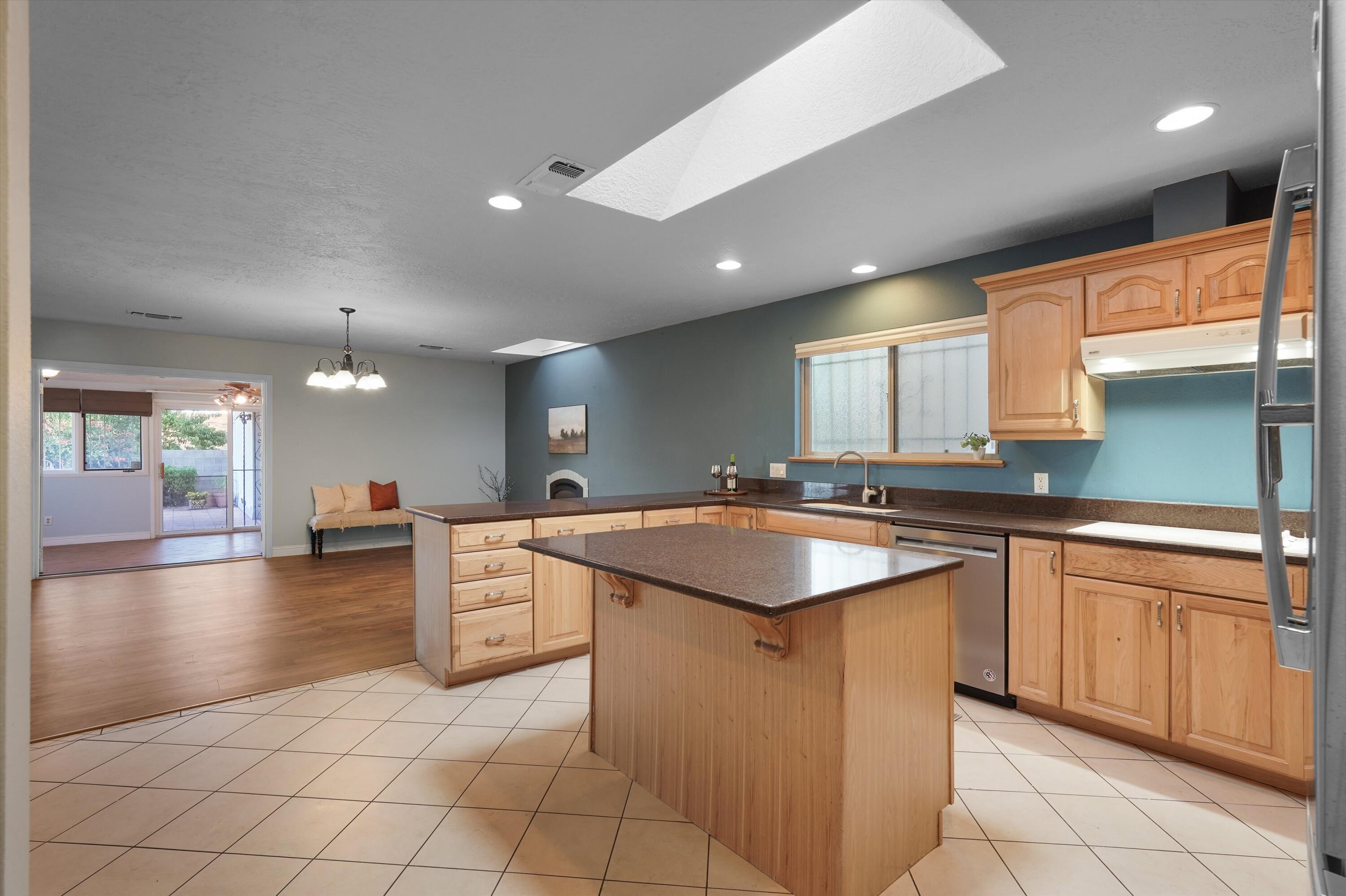 Photo 16 — 6901 Gisele Drive NE