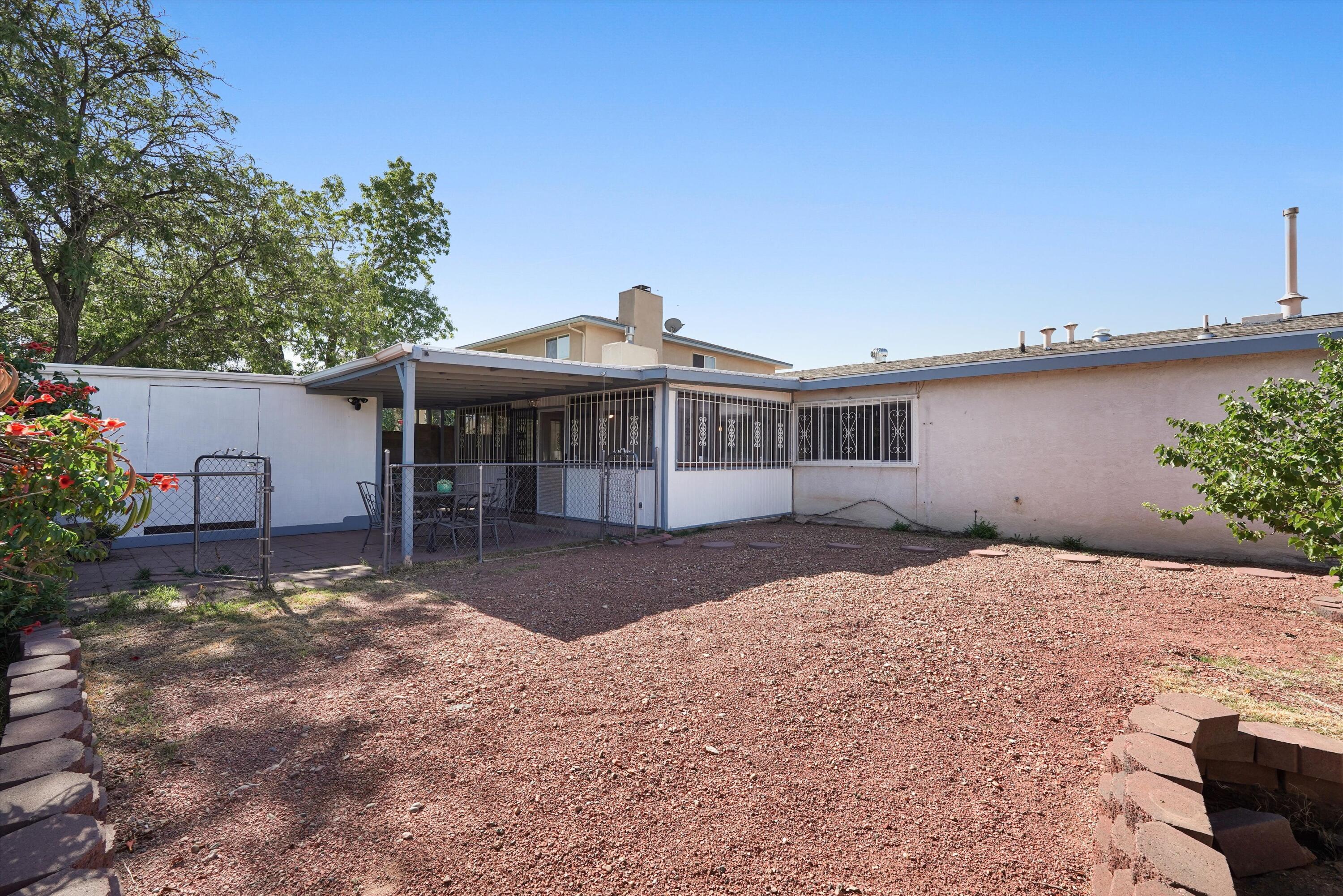 Photo 5 — 6901 Gisele Drive NE