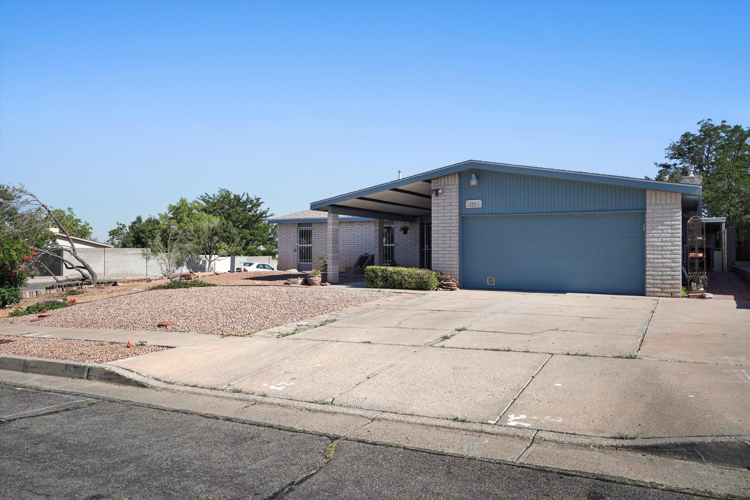 Photo 9 — 6901 Gisele Drive NE