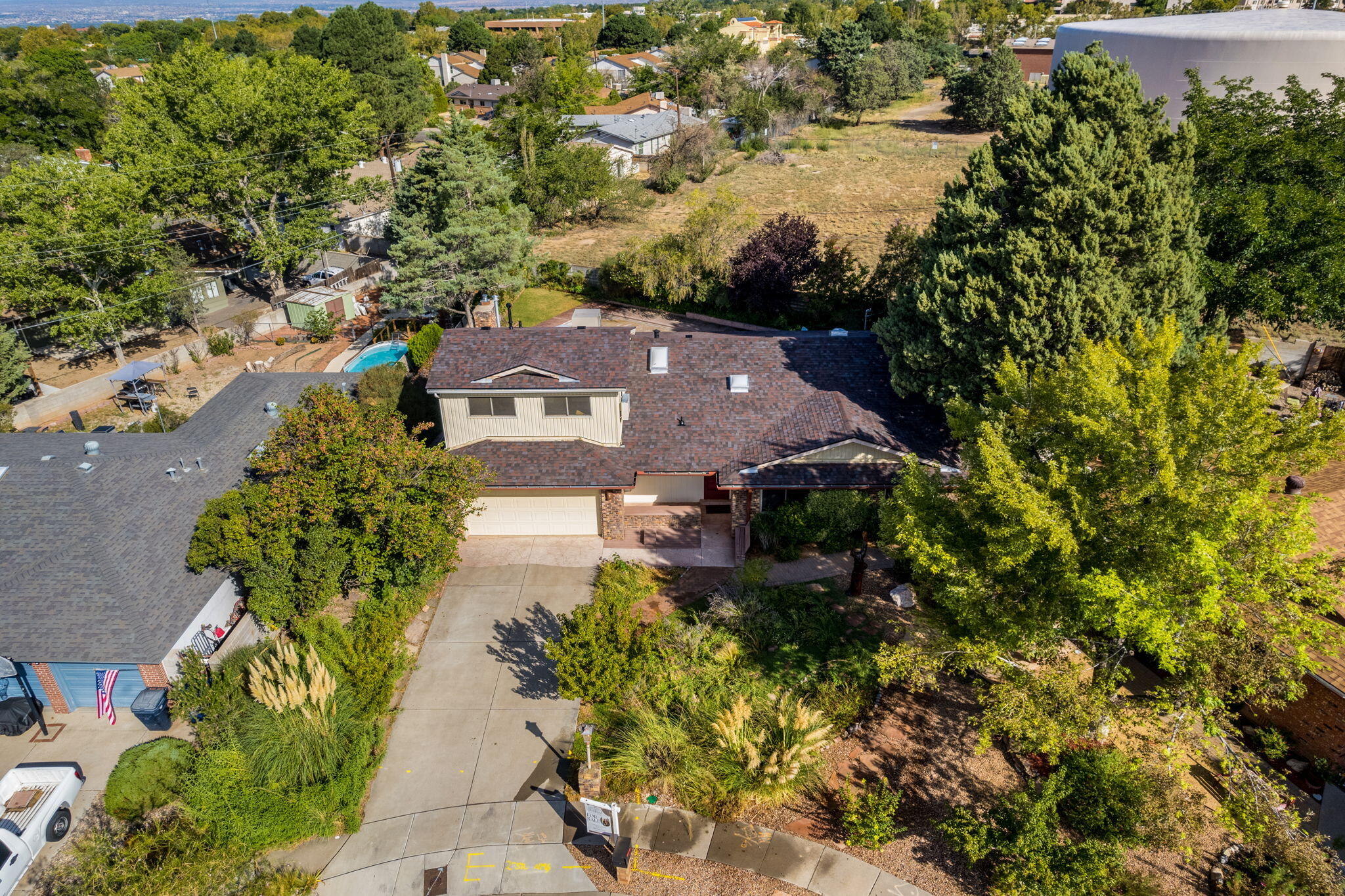Photo 3 — 3929 Doroteo Place NE