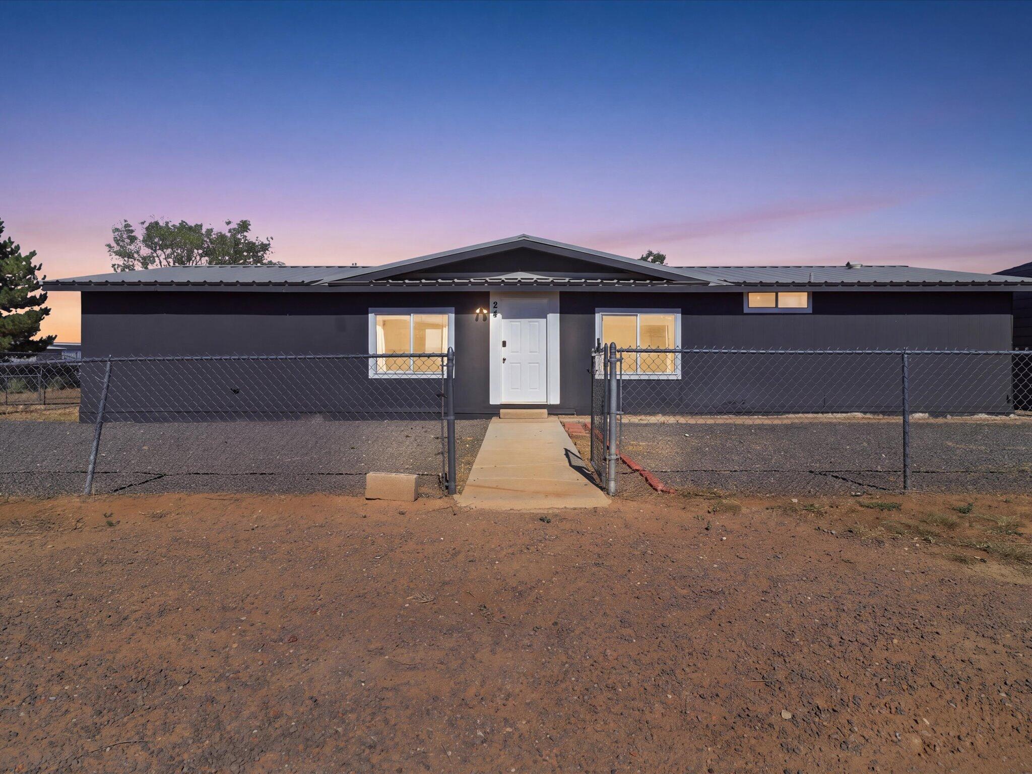 24 Griffin Road, Moriarty, NM 87035