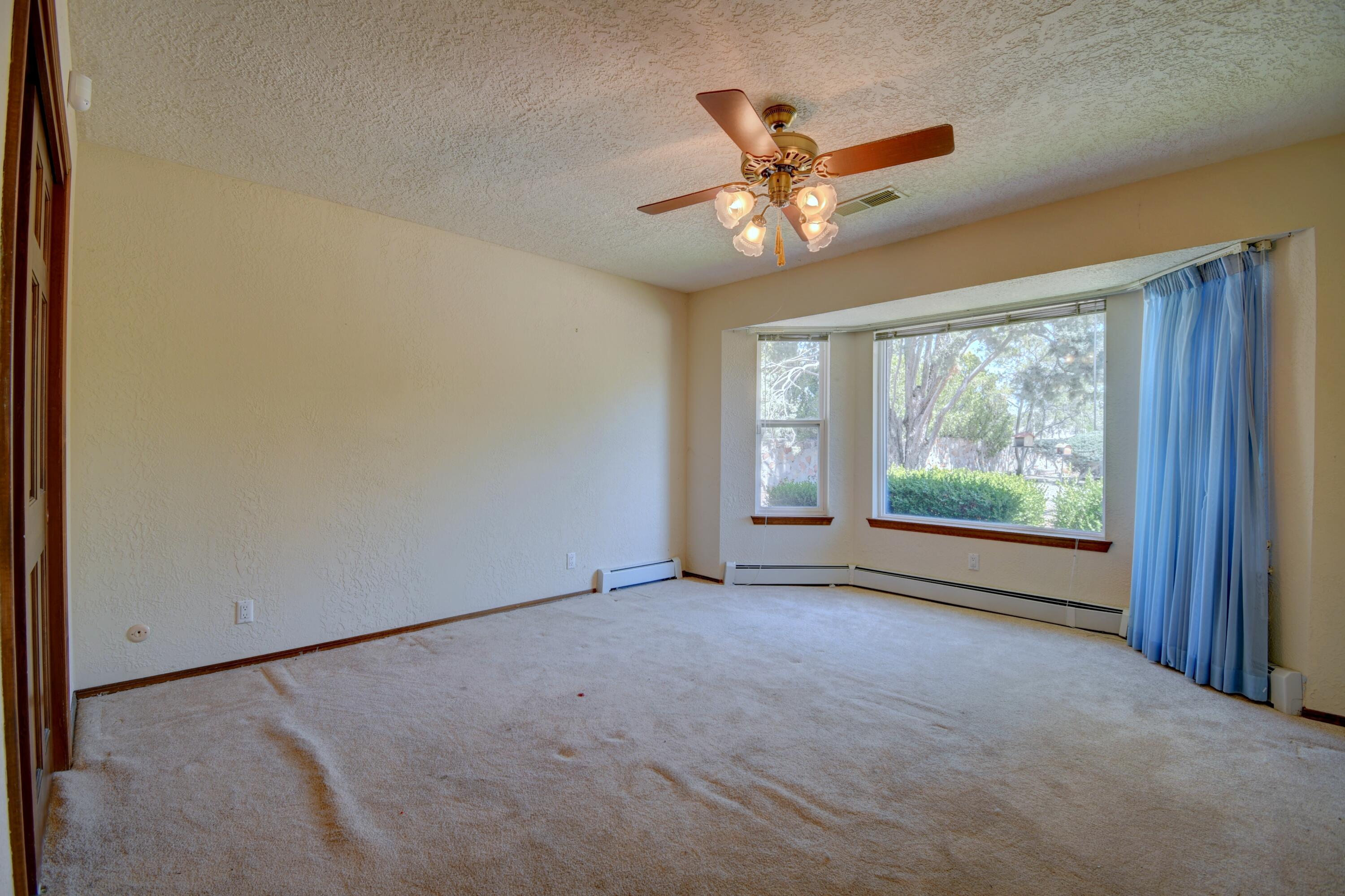 Photo 10 — 3907 Saint Andrews Drive SE