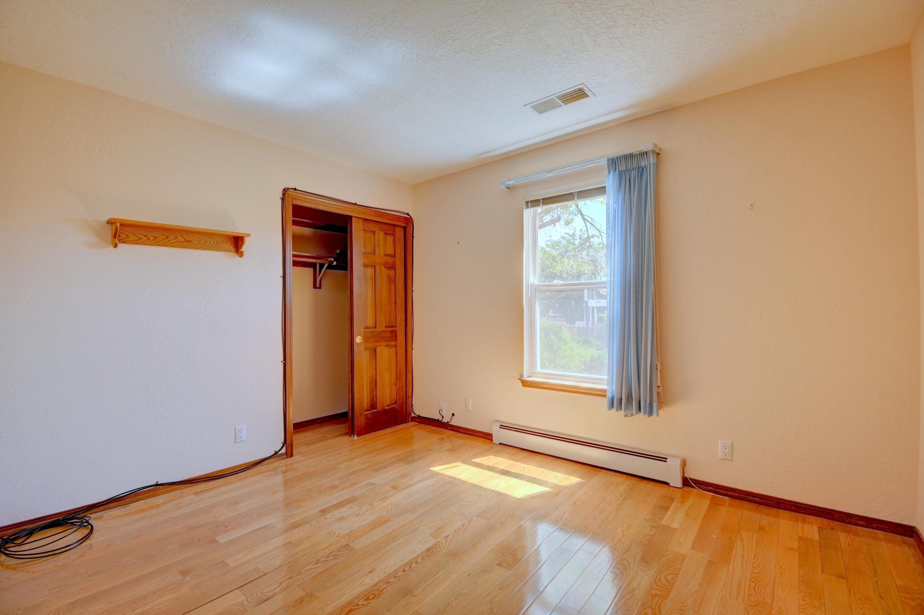 Photo 13 — 3907 Saint Andrews Drive SE