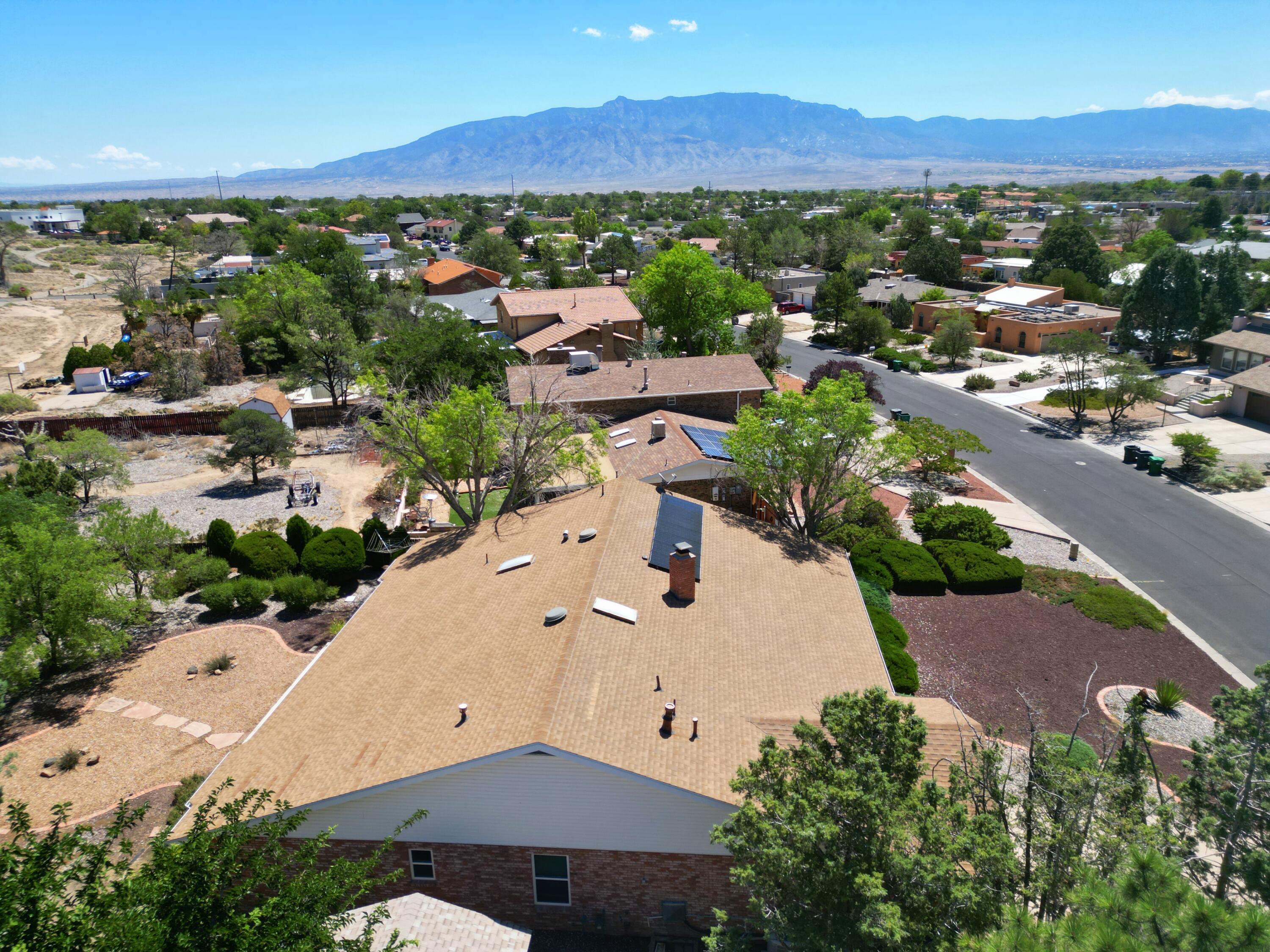 Photo 3 — 3907 Saint Andrews Drive SE
