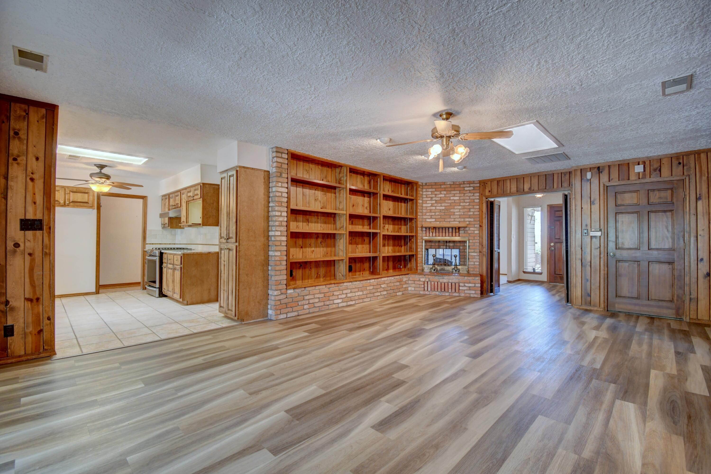 Photo 4 — 3907 Saint Andrews Drive SE