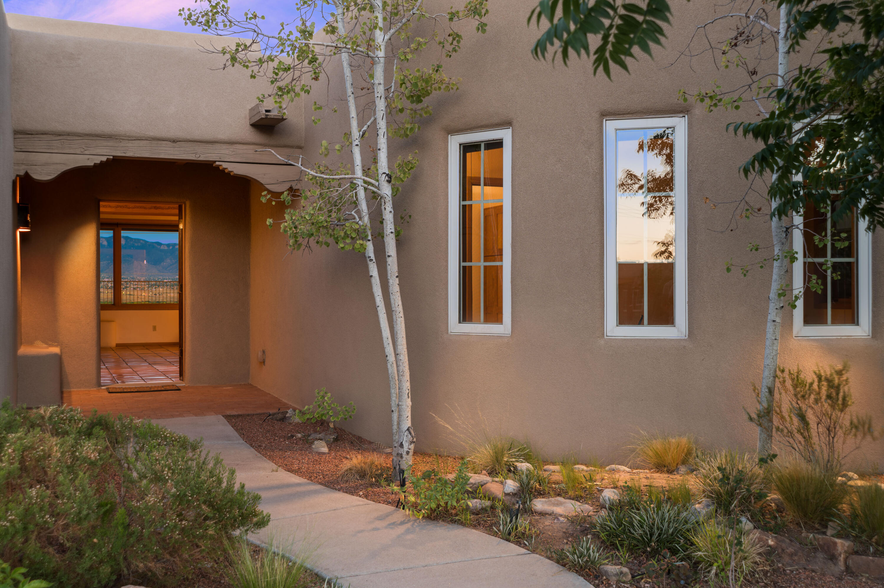 1050 Joshua Drive SE, Rio Rancho, NM 87124