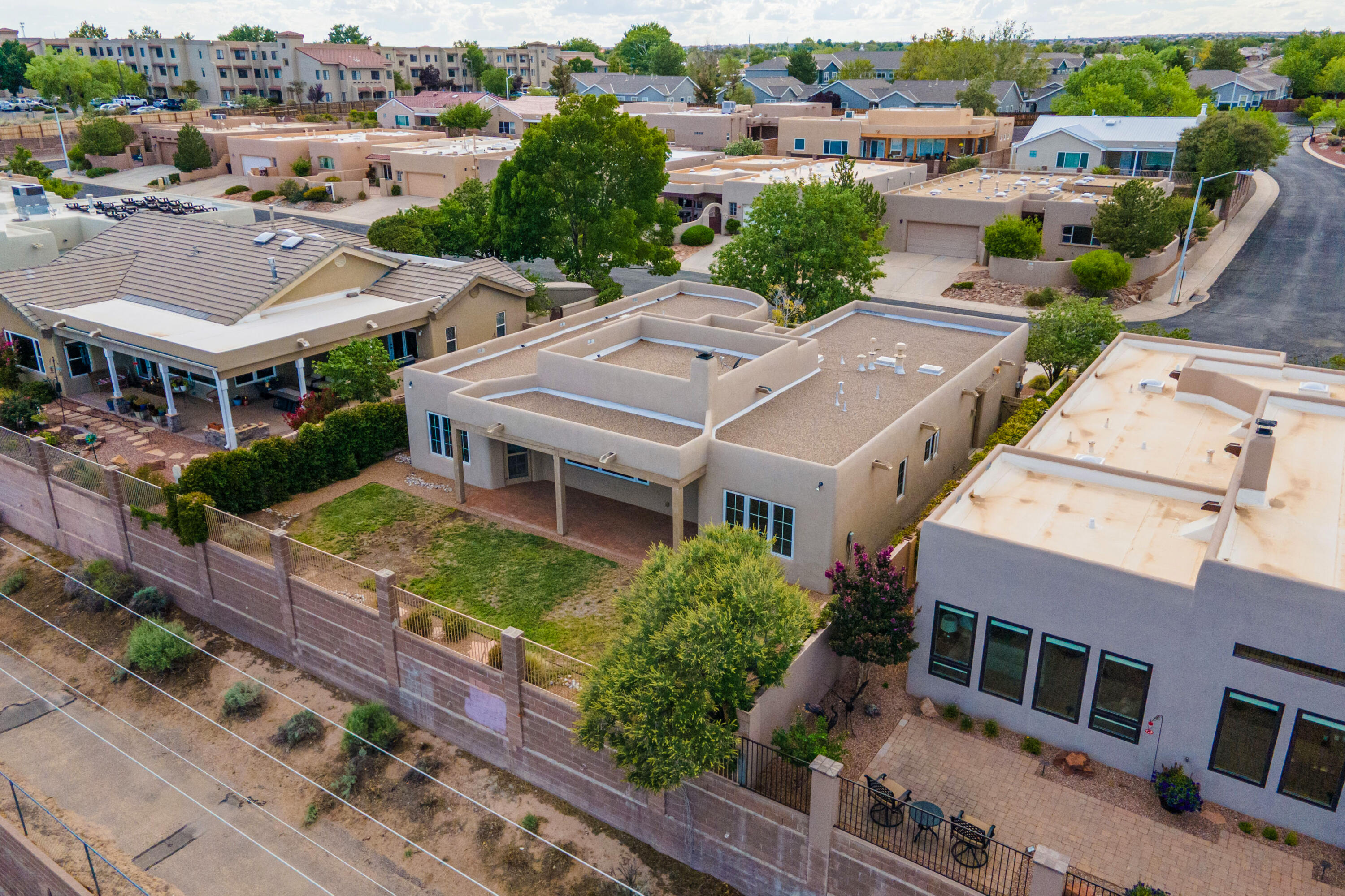 Photo 12 — 1050 Joshua Drive SE