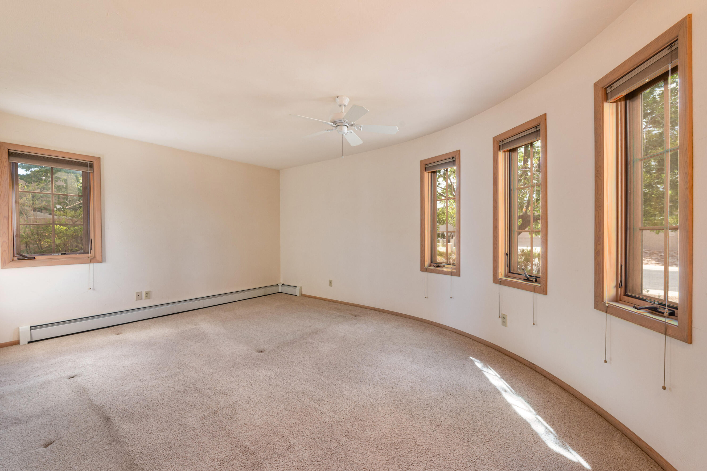 Photo 2 — 1050 Joshua Drive SE