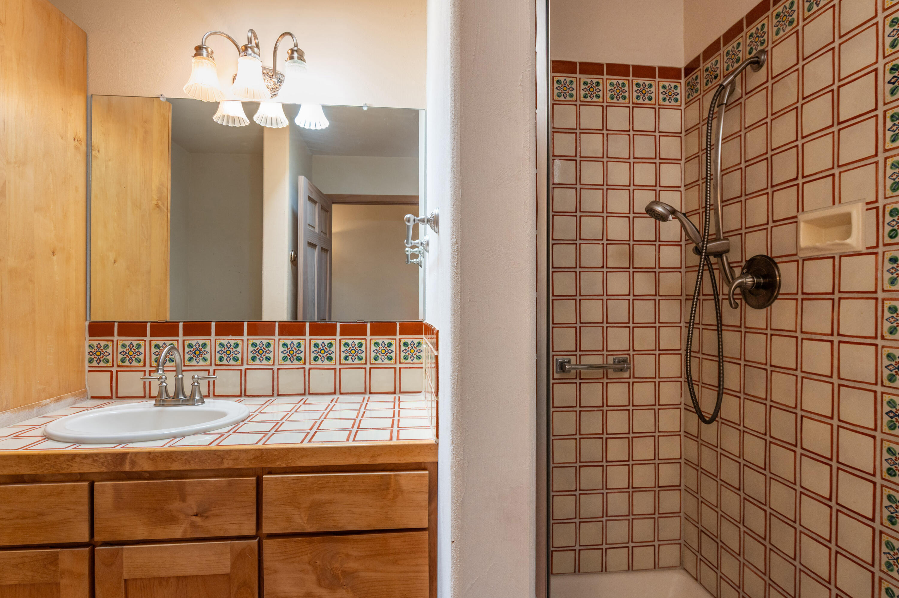 Photo 4 — 1050 Joshua Drive SE