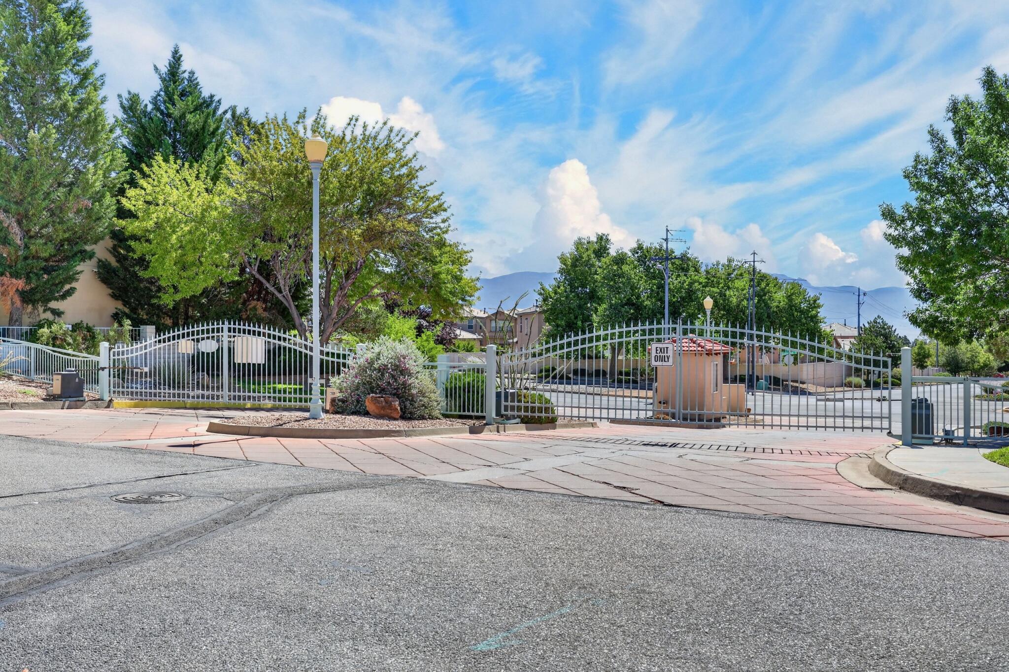 Photo 12 — 3236 Renaissance Drive SE