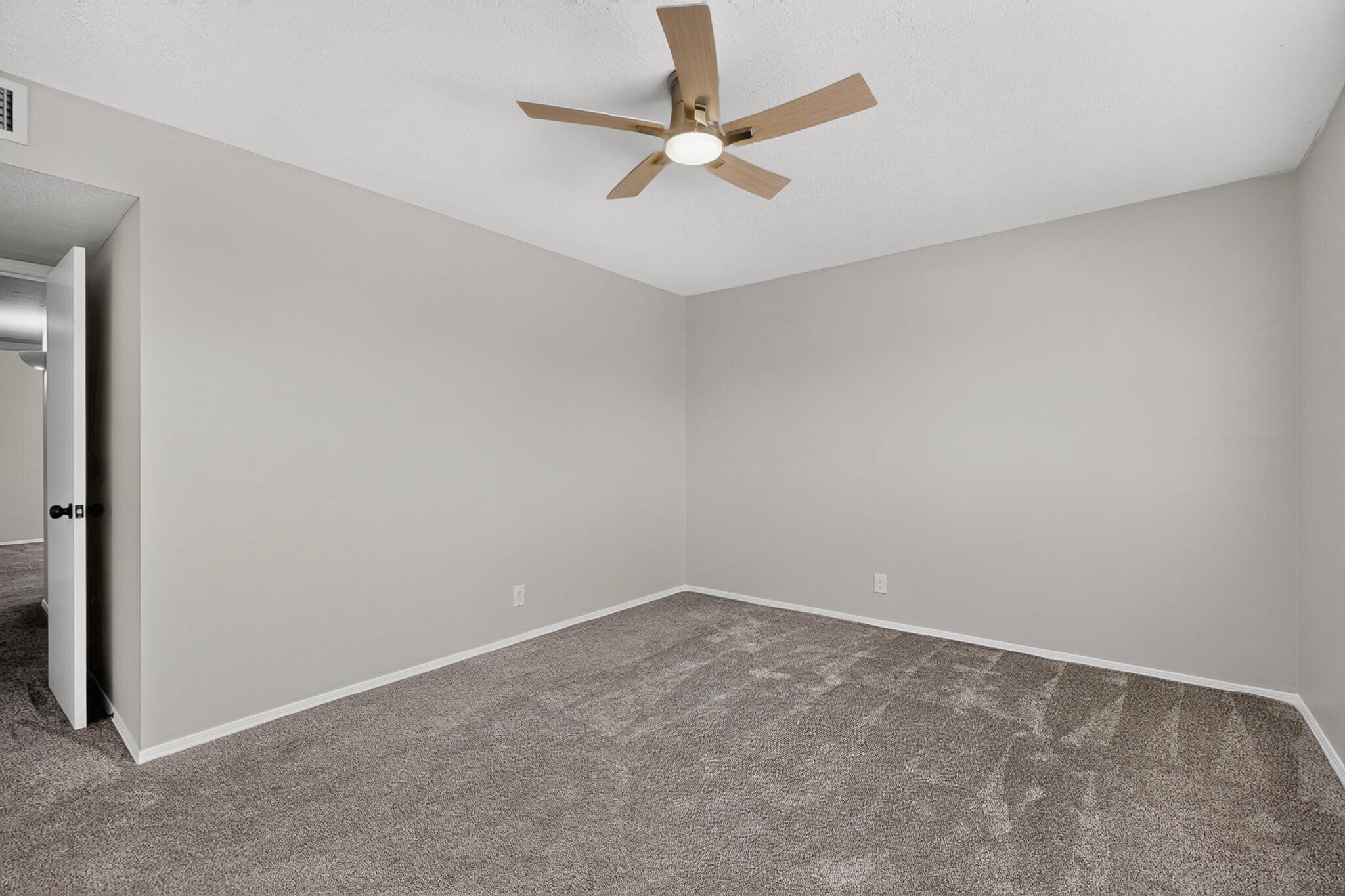 Photo 5 — 8314 Krim Drive NE