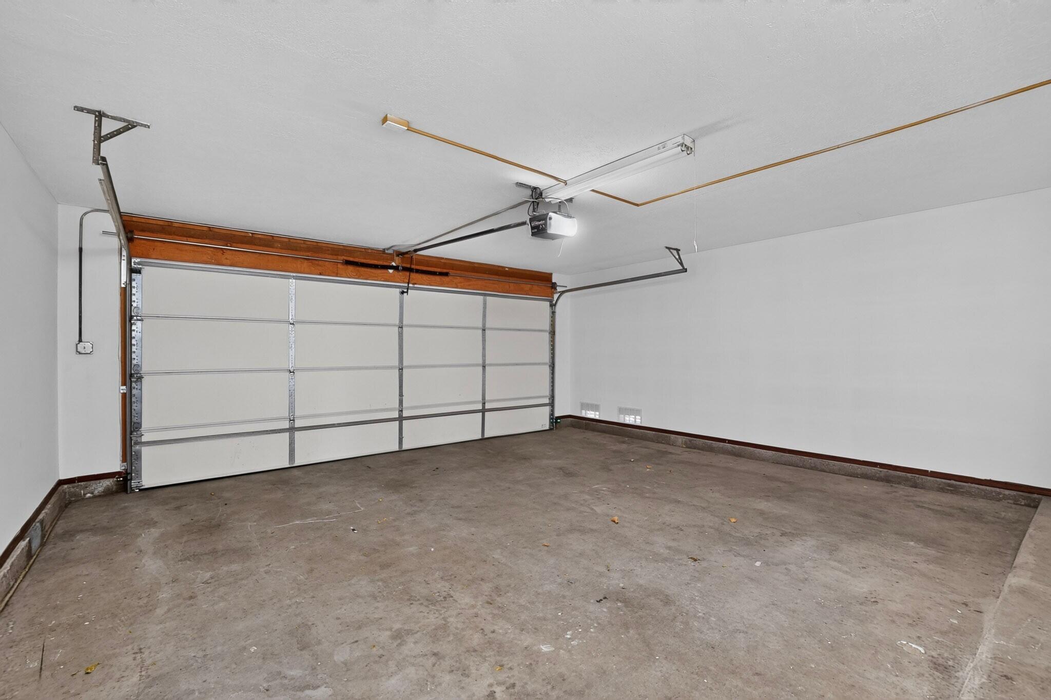 Photo 15 — 8314 Krim Drive NE