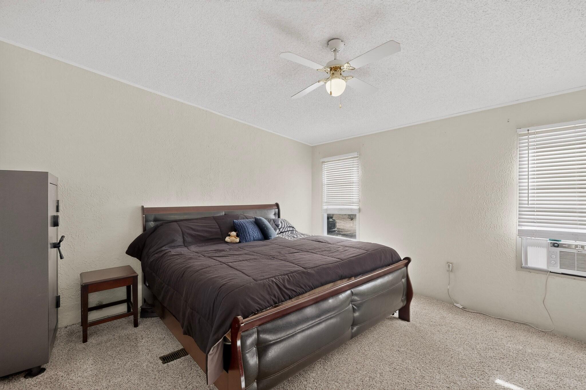 Photo 5 — 35 Dalton Place