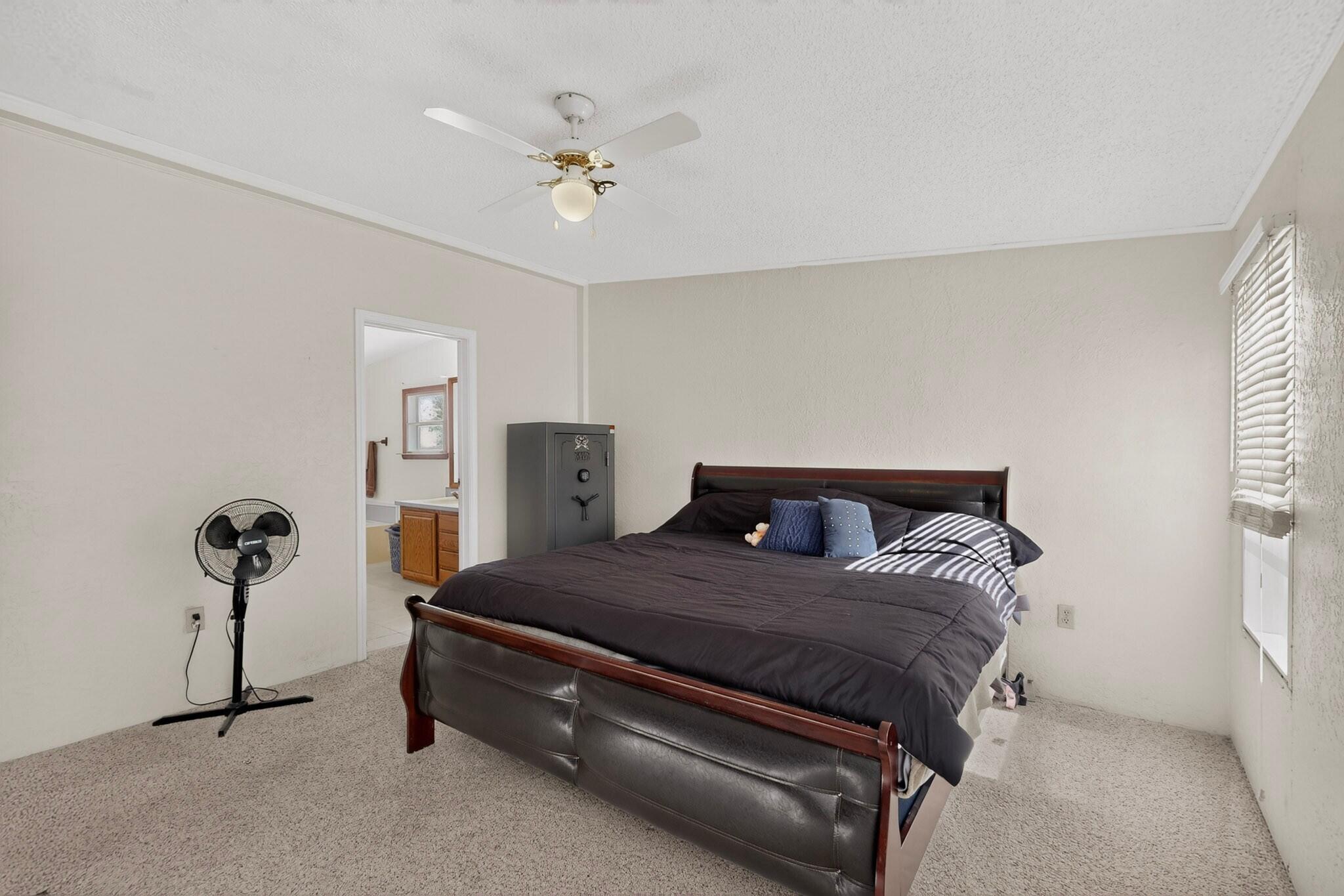 Photo 6 — 35 Dalton Place