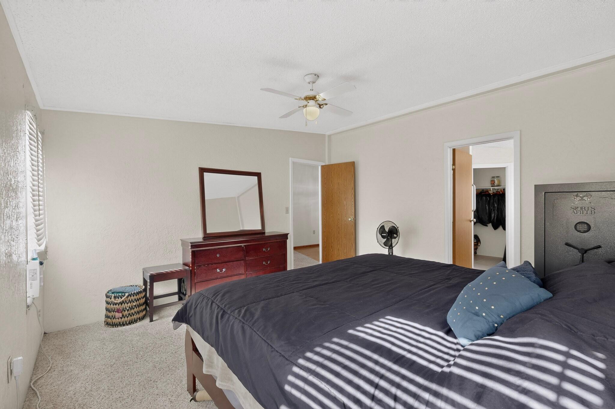 Photo 7 — 35 Dalton Place