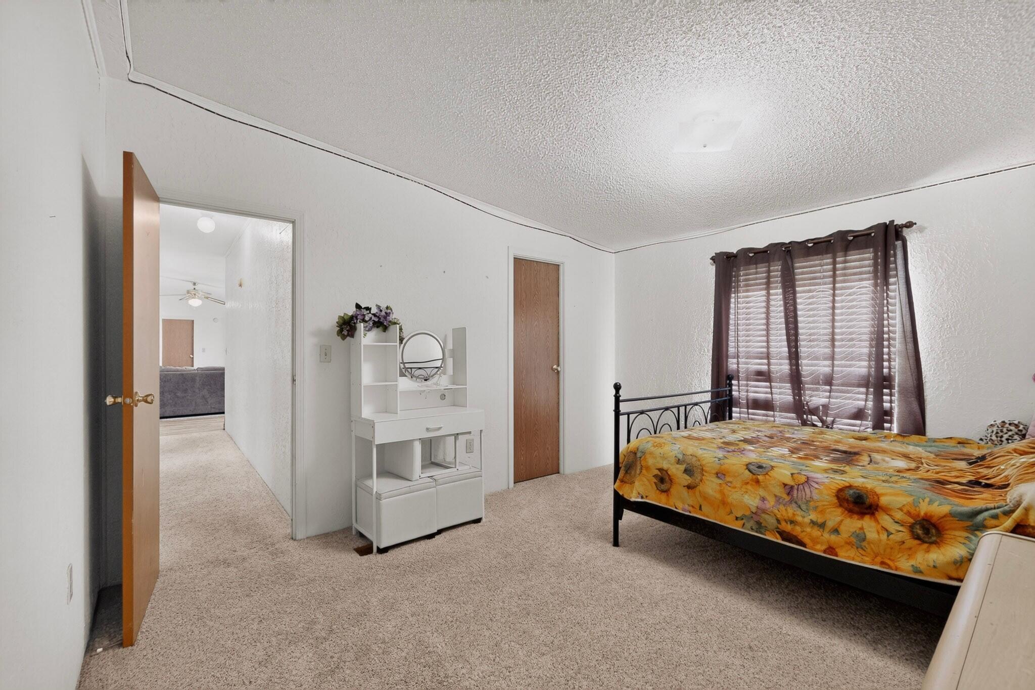 Photo 11 — 35 Dalton Place