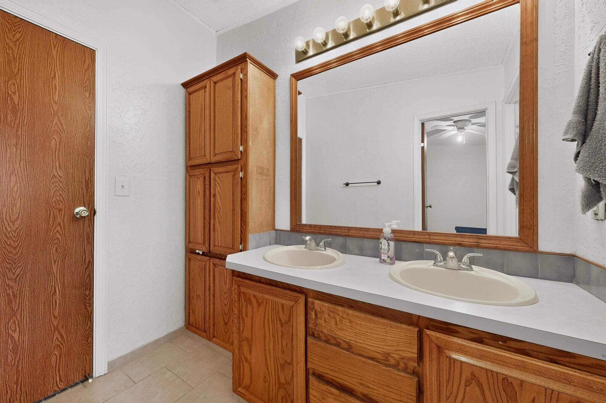 Photo 12 — 35 Dalton Place