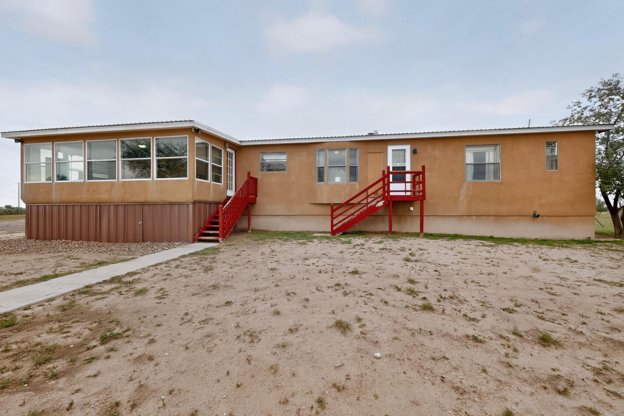 Photo 2 — 35 Dalton Place