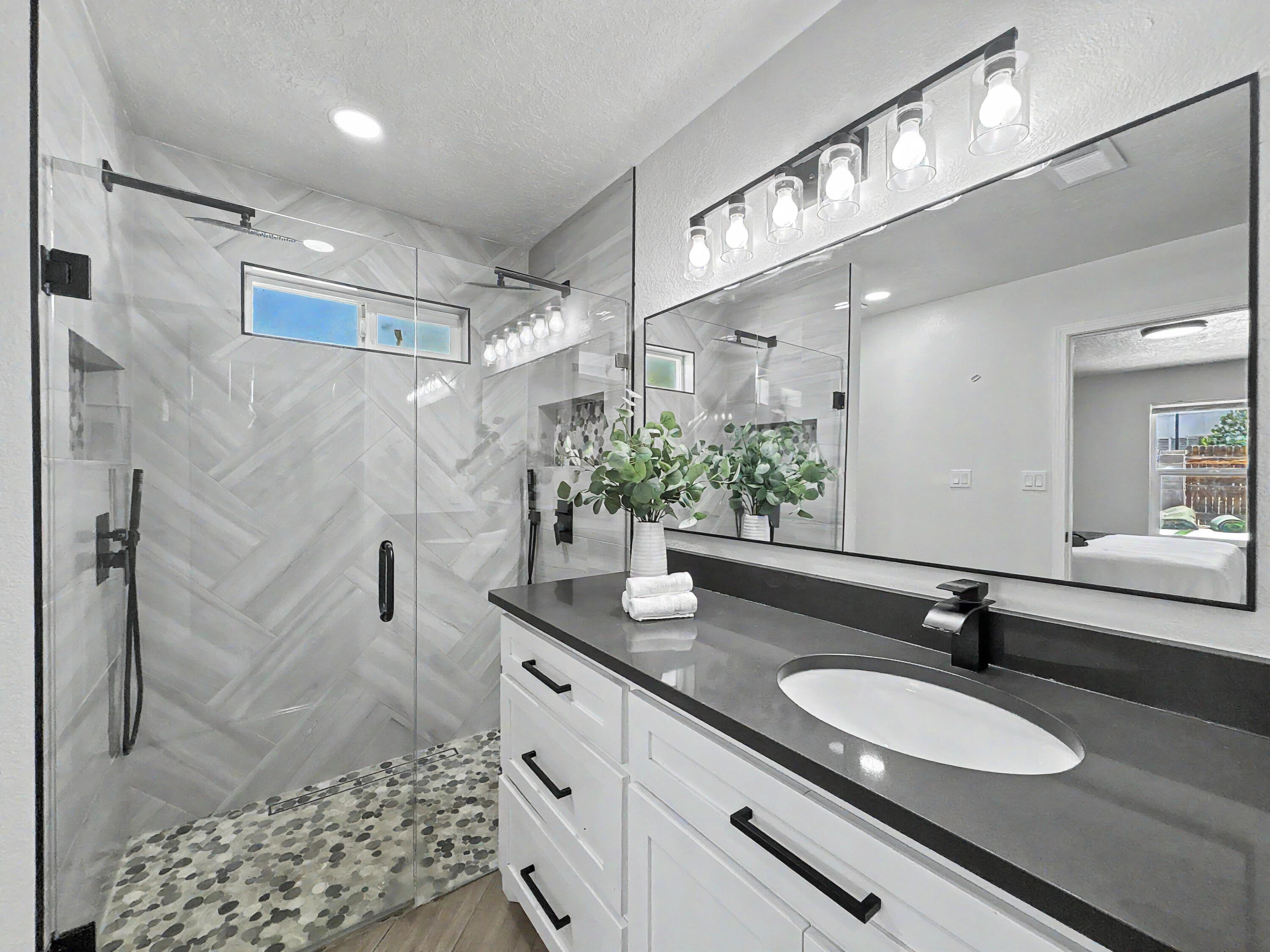 Photo 13 — 6821 Keeling Street NW