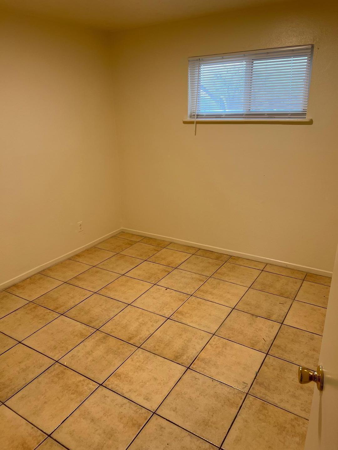 Photo 2 — 627 Chama Street SE 1