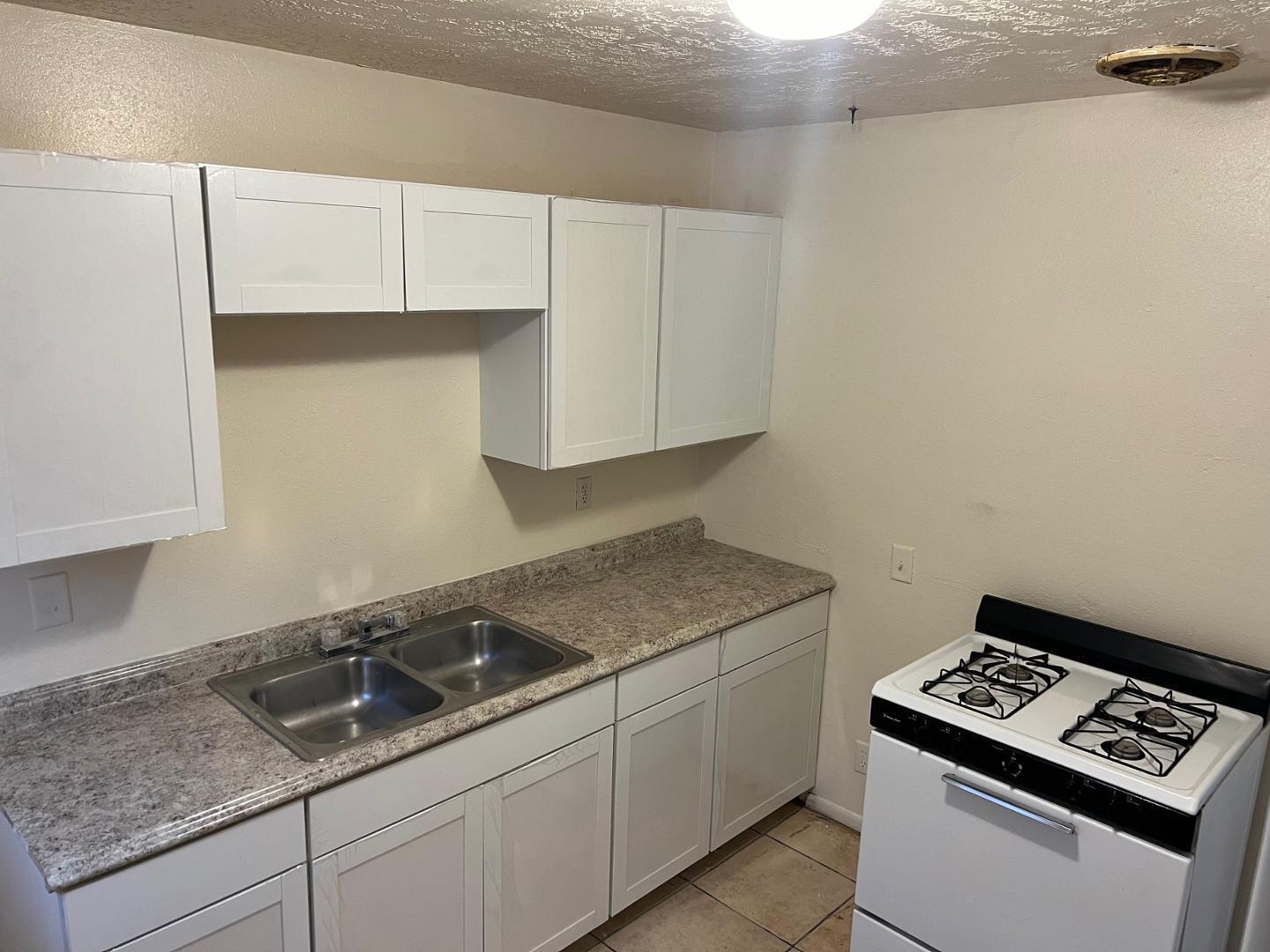 Photo 5 — 627 Chama Street SE 1