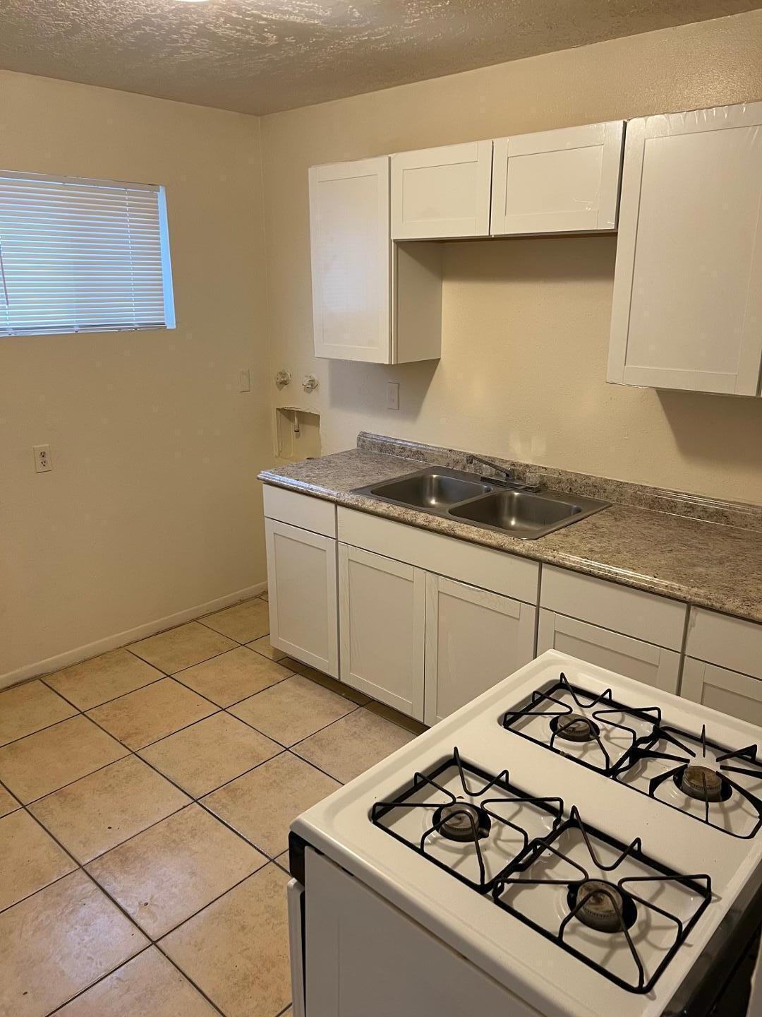Photo 4 — 627 Chama Street SE 1