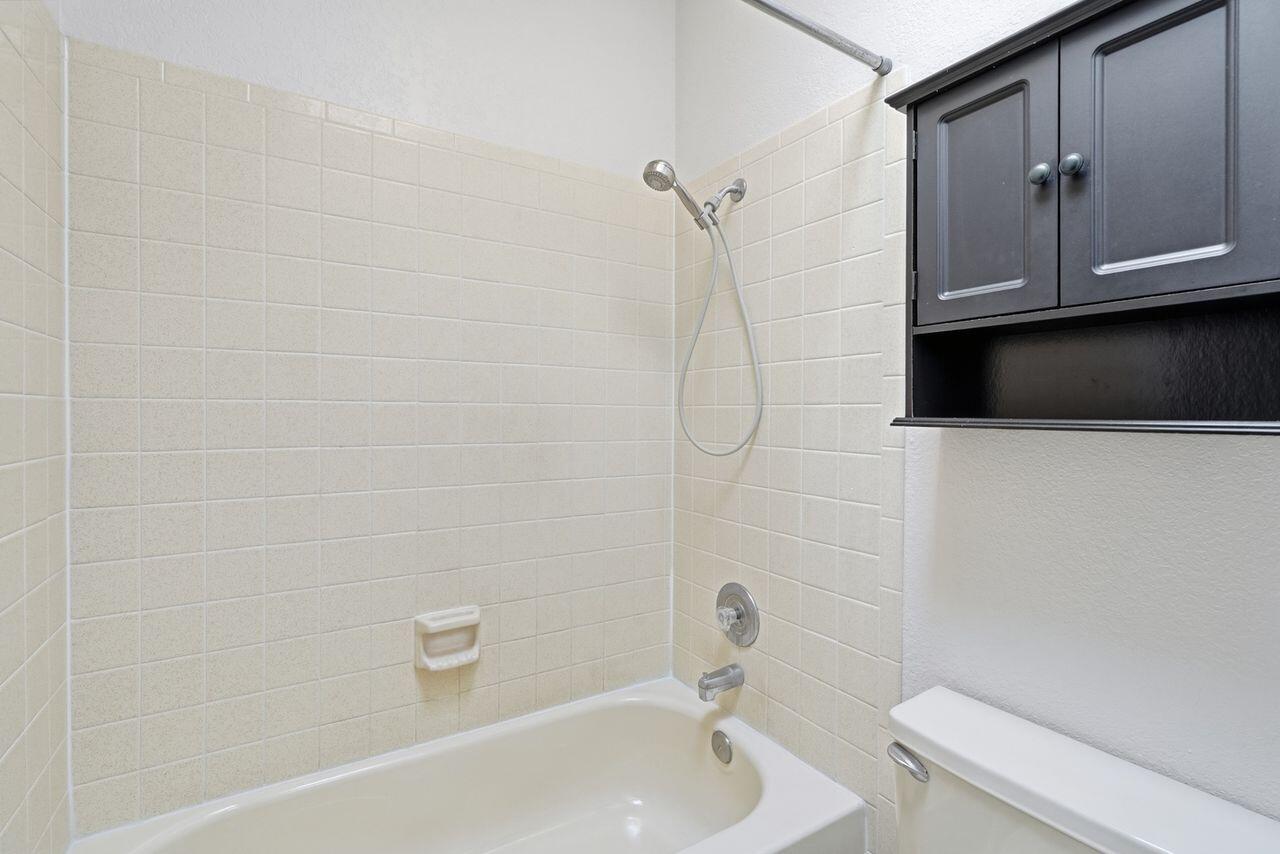 Photo 17 — 10613 Central Park Drive NE