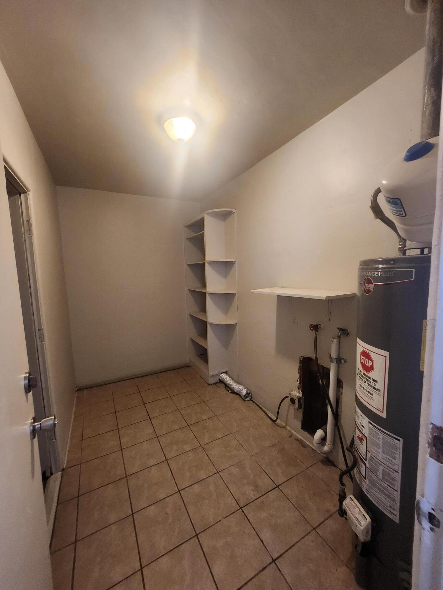 Photo 5 — 2518 Wyoming Boulevard NE