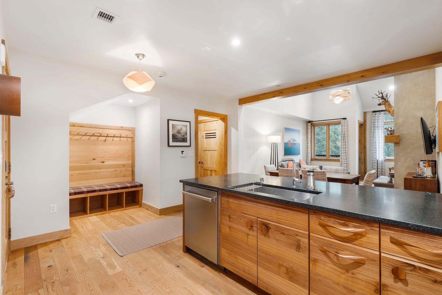 Photo 11 — 116 Sutton Place 504