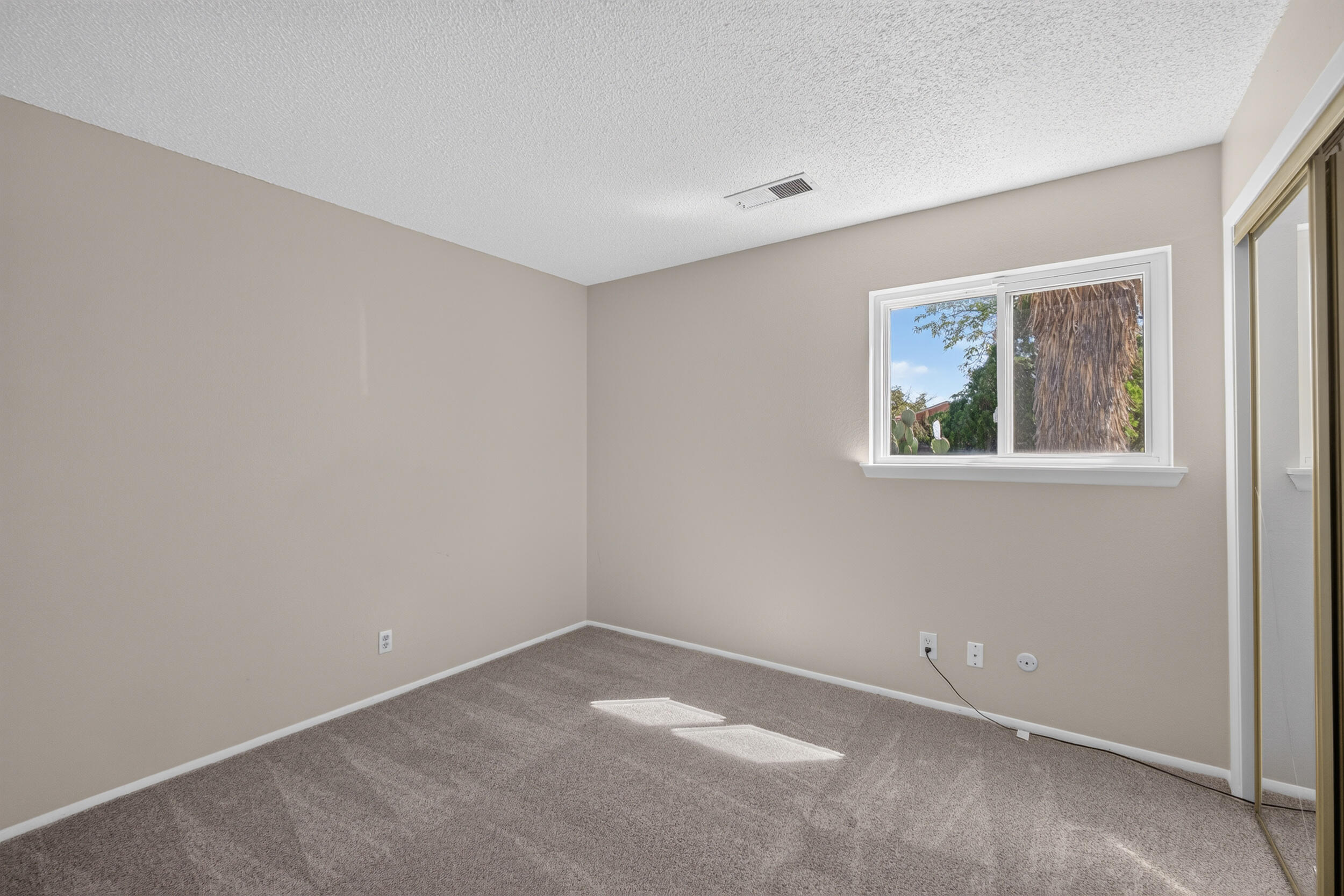 Photo 3 — 4102 Leon Grande Avenue SE