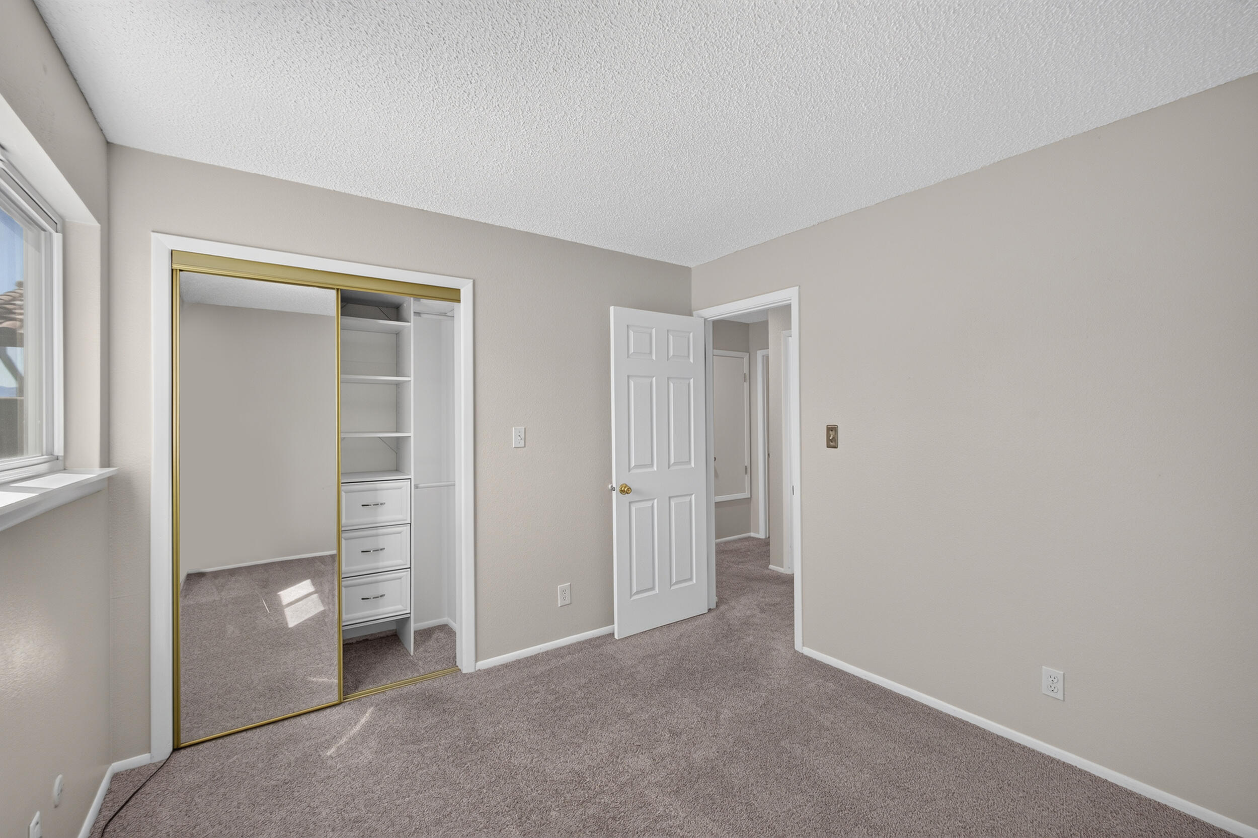 Photo 4 — 4102 Leon Grande Avenue SE