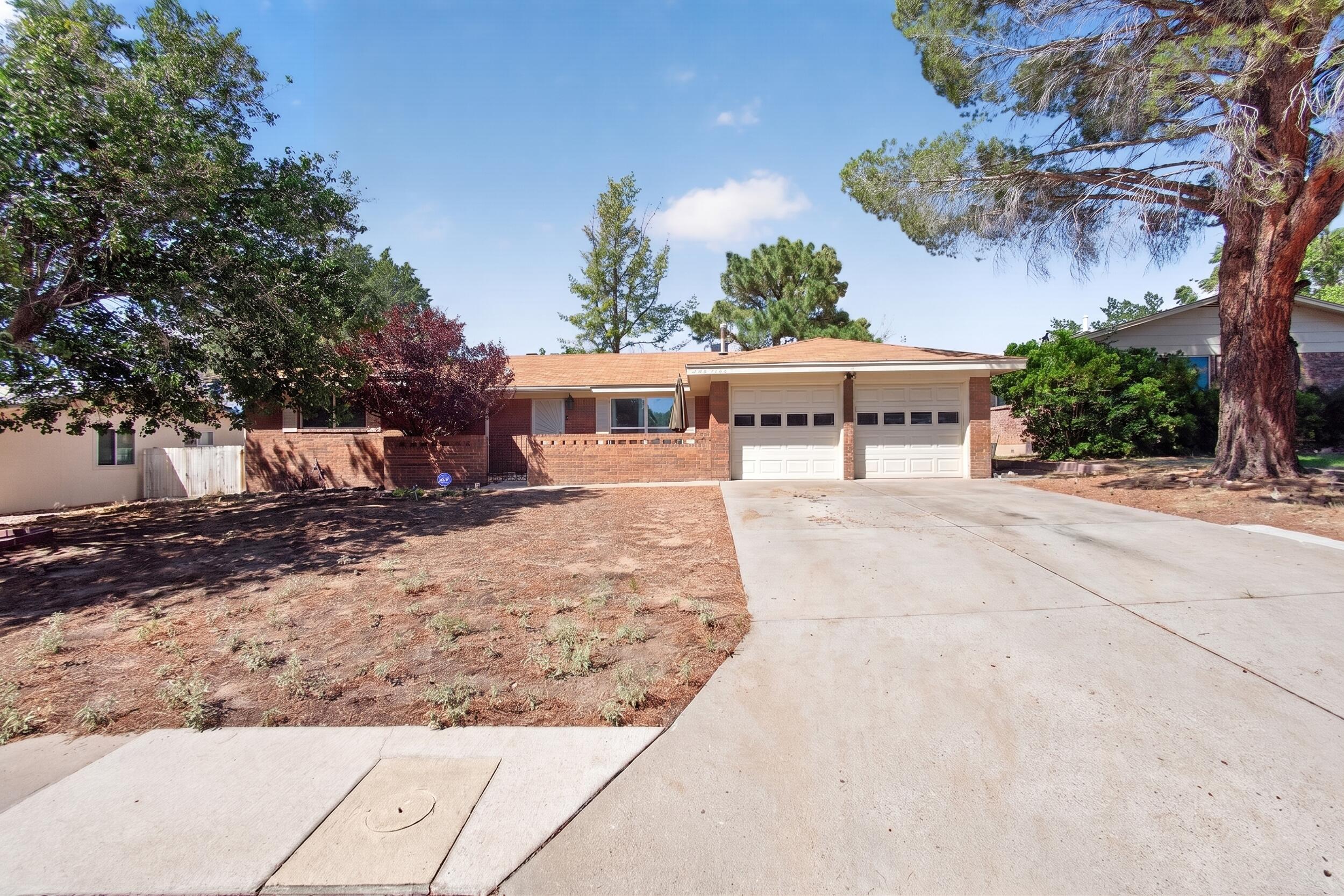 12017 Apache Avenue NE, Albuquerque, NM 87112