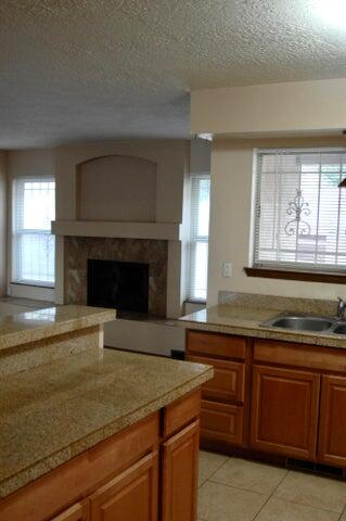 Photo 18 — 1100 Turner Drive NE