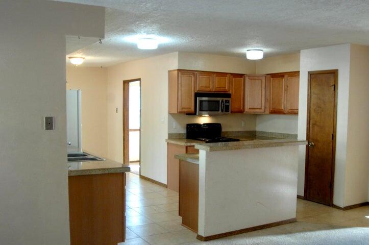 Photo 19 — 1100 Turner Drive NE