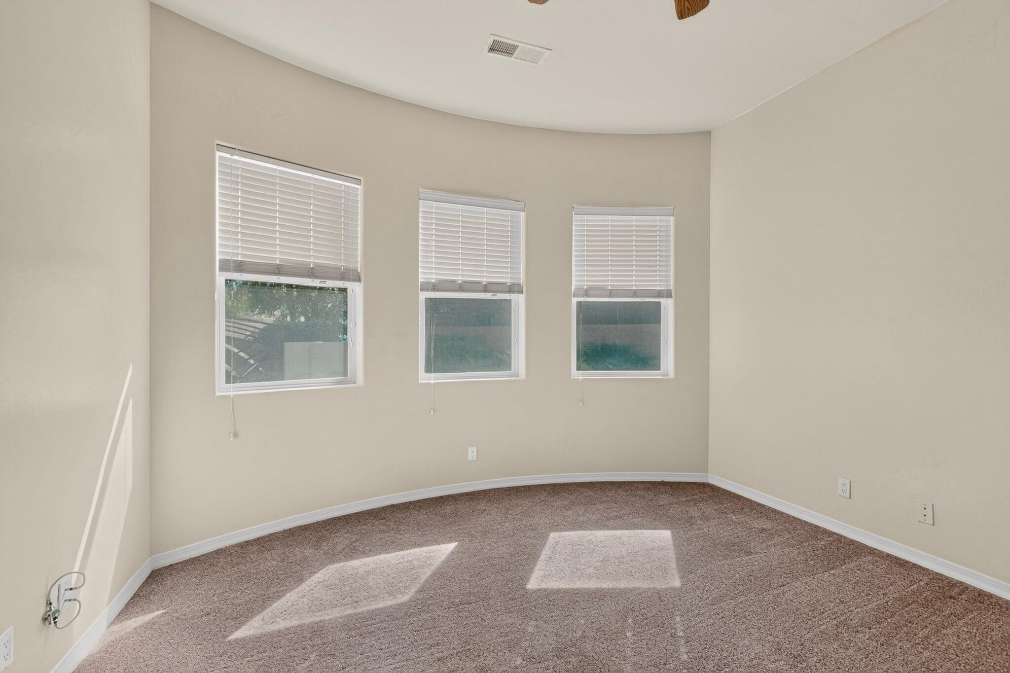 Photo 3 — 7100 Hawthorn Avenue NE