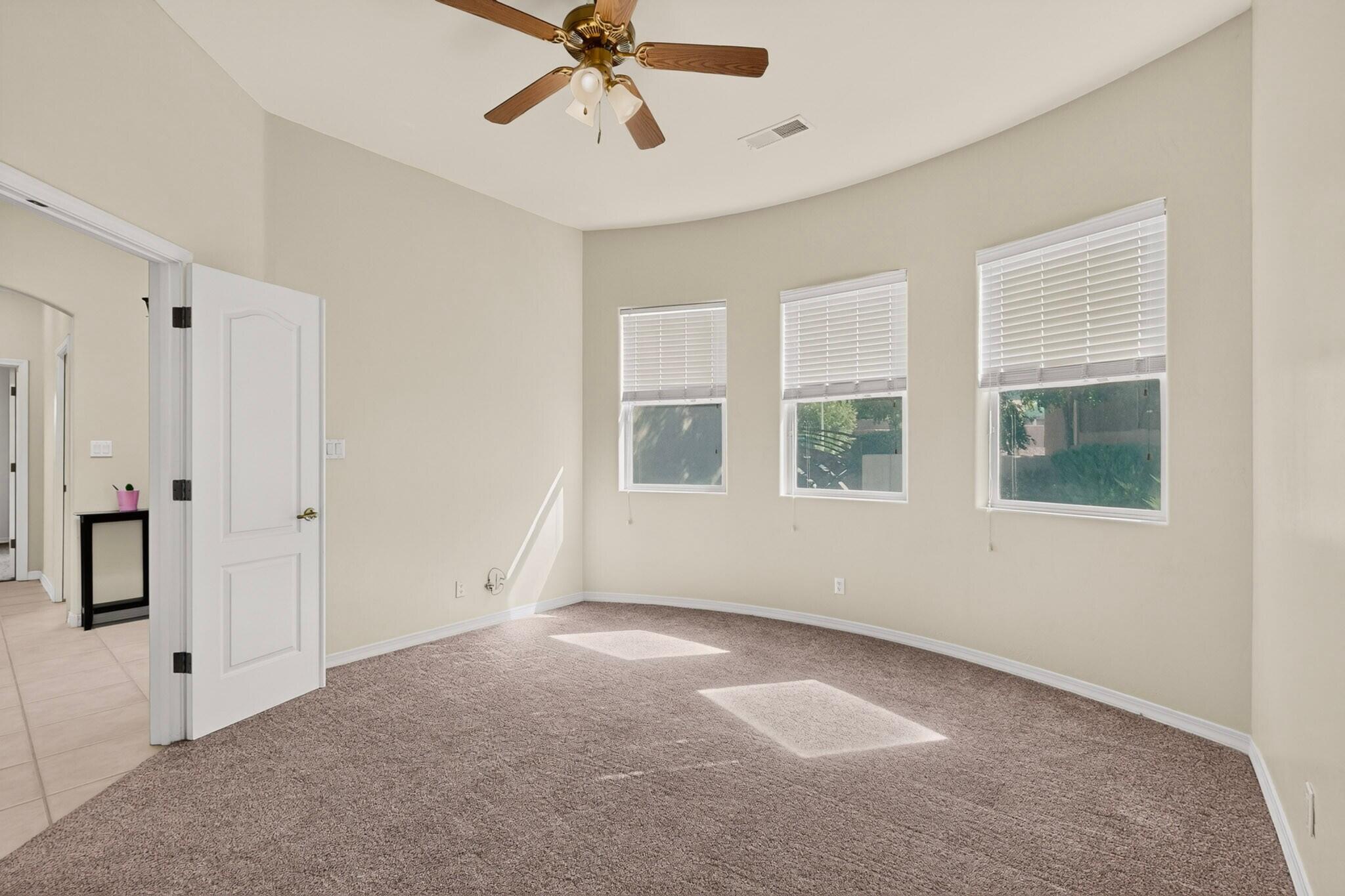 Photo 4 — 7100 Hawthorn Avenue NE
