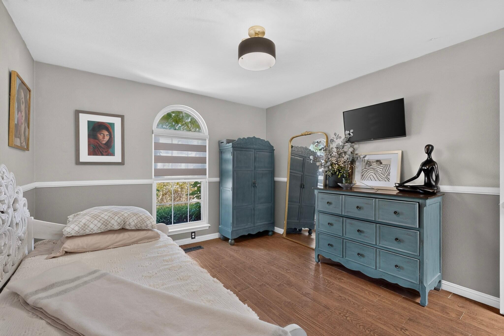 Photo 18 — 9104 Thornton Avenue NE